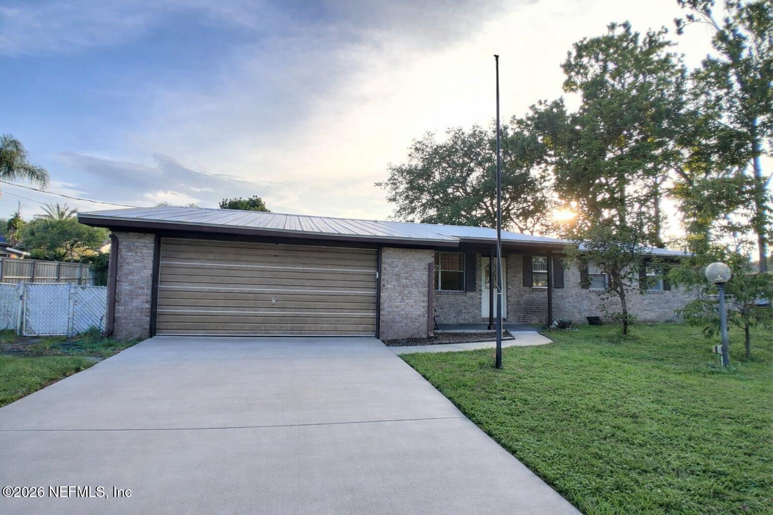 320 Lobelia Road — photo