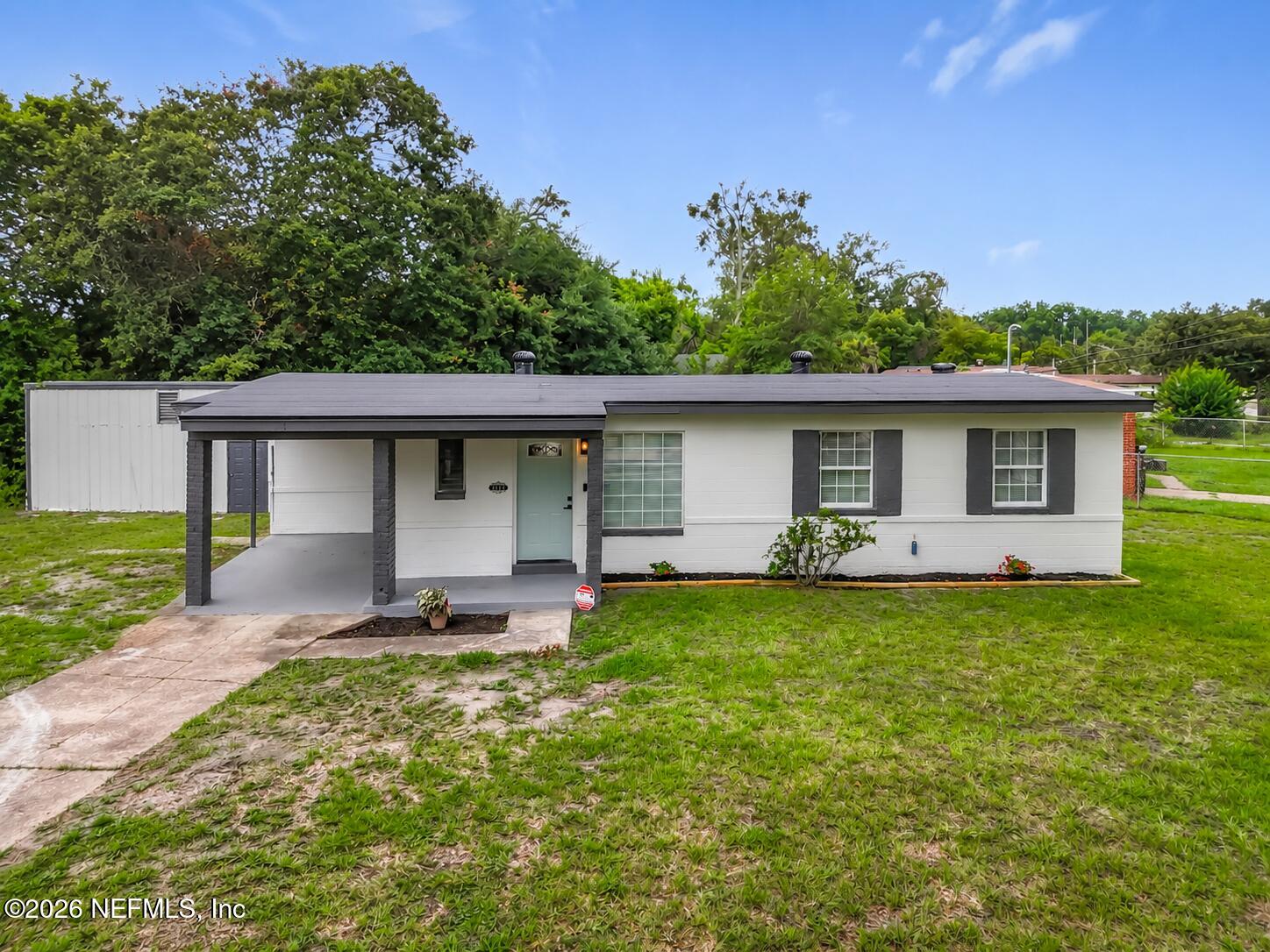 1120 de Paul Drive — photo