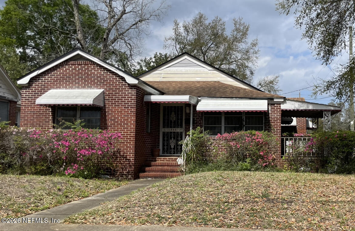 1203 McConihe Street — photo