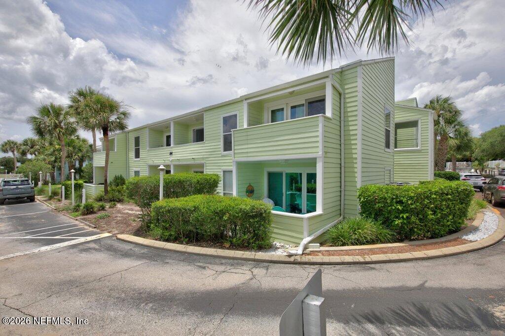 6300 a1a a41U — photo