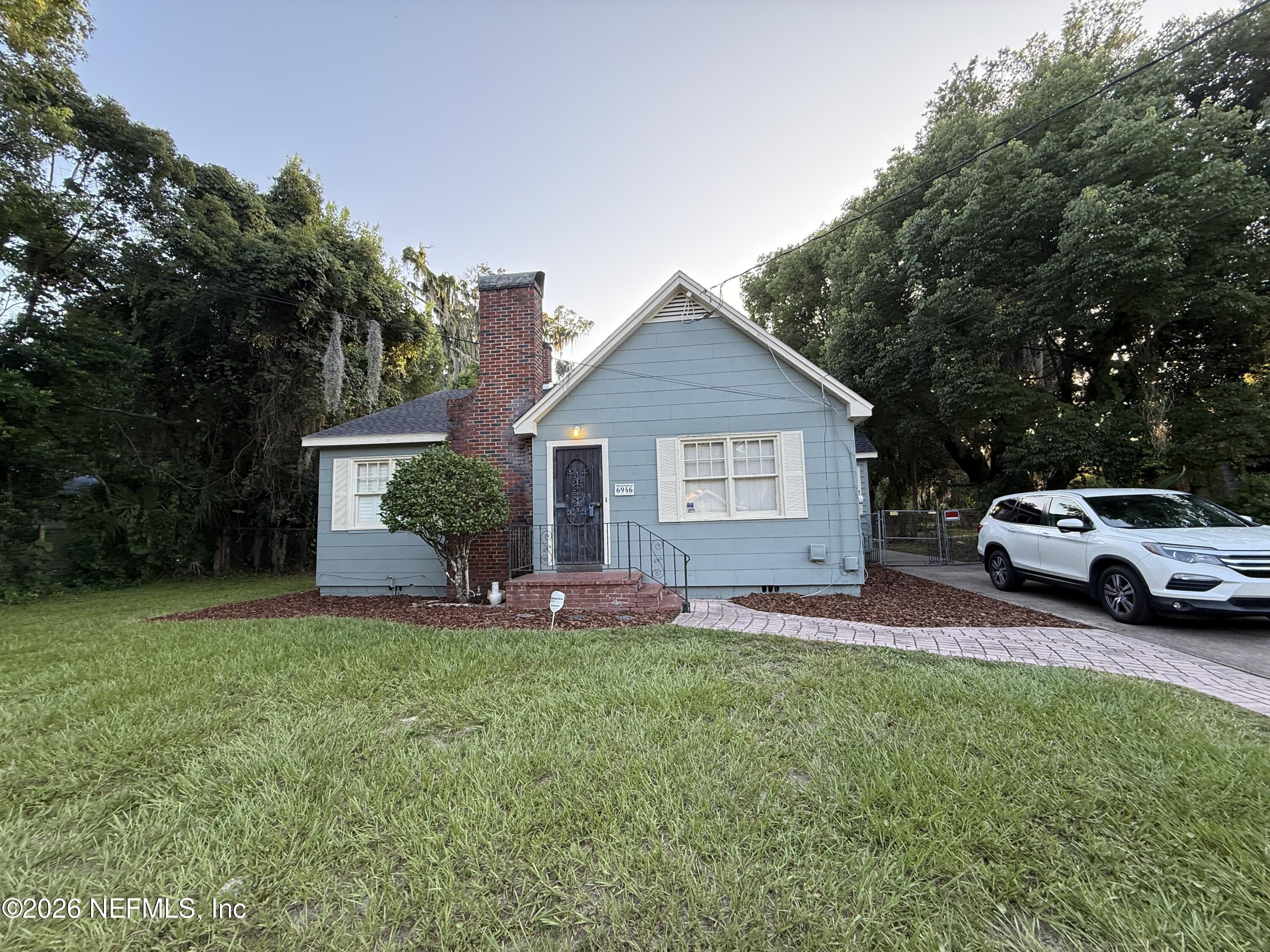 6946 Oakwood Street — photo