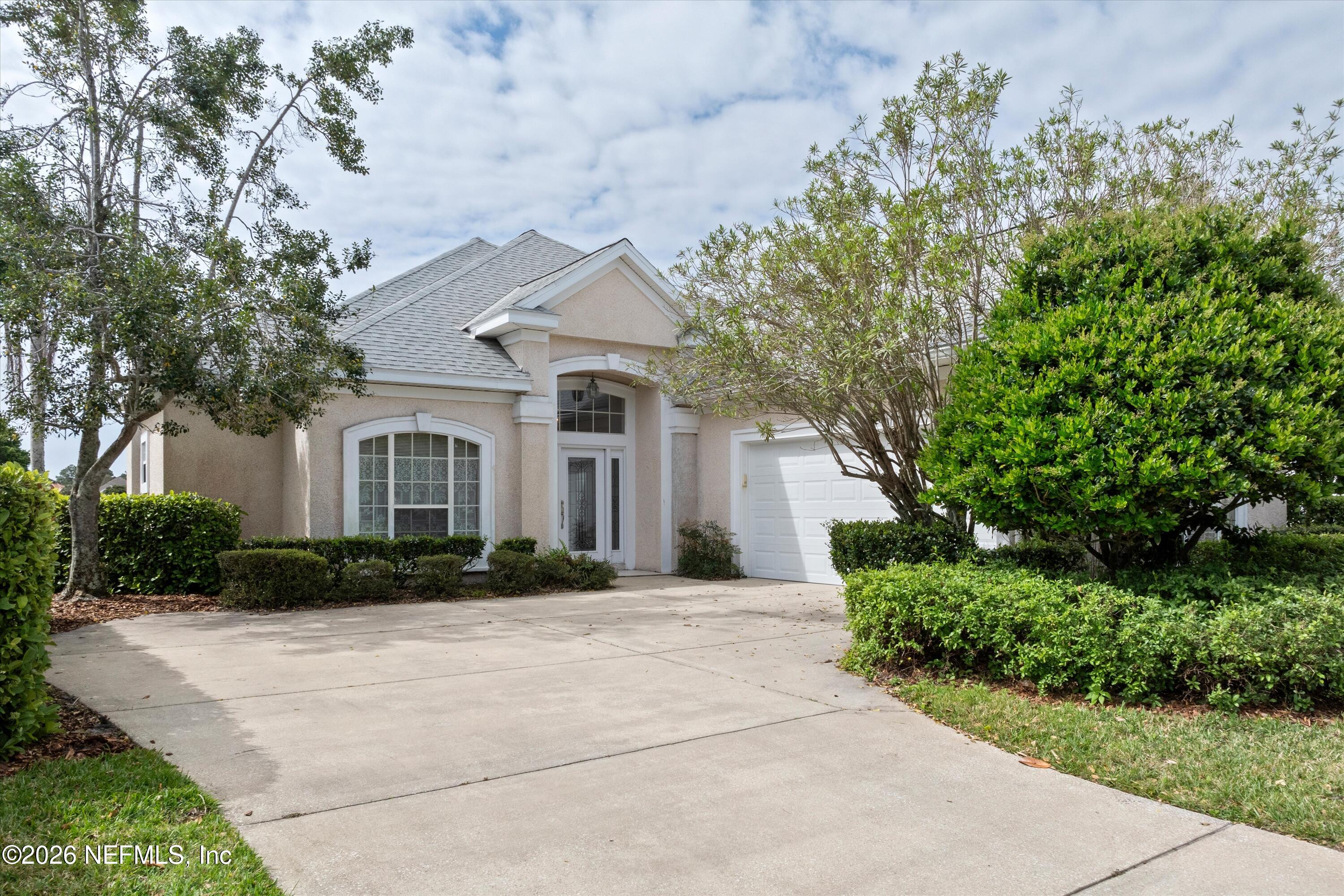 523 Lakeway Drive — photo