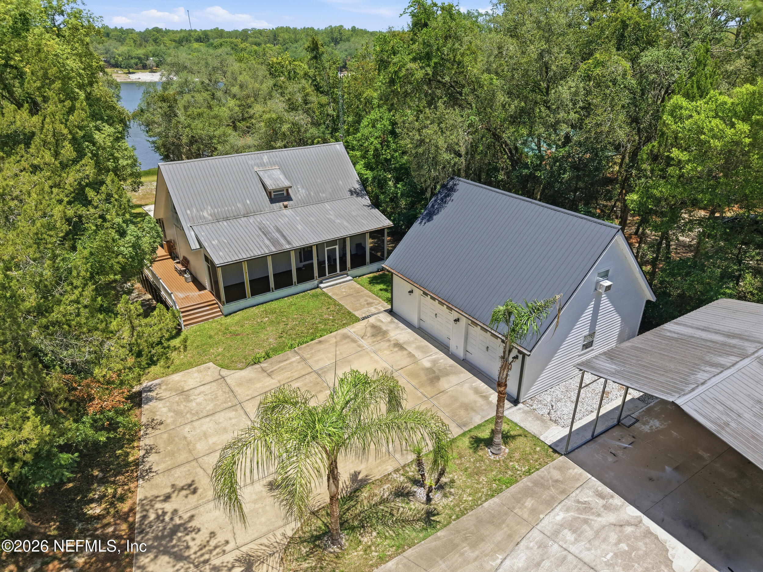 6335 Little Lake Geneva Road — photo