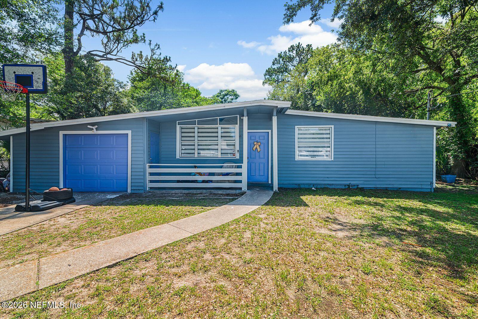 2618 Abercorn Road — photo
