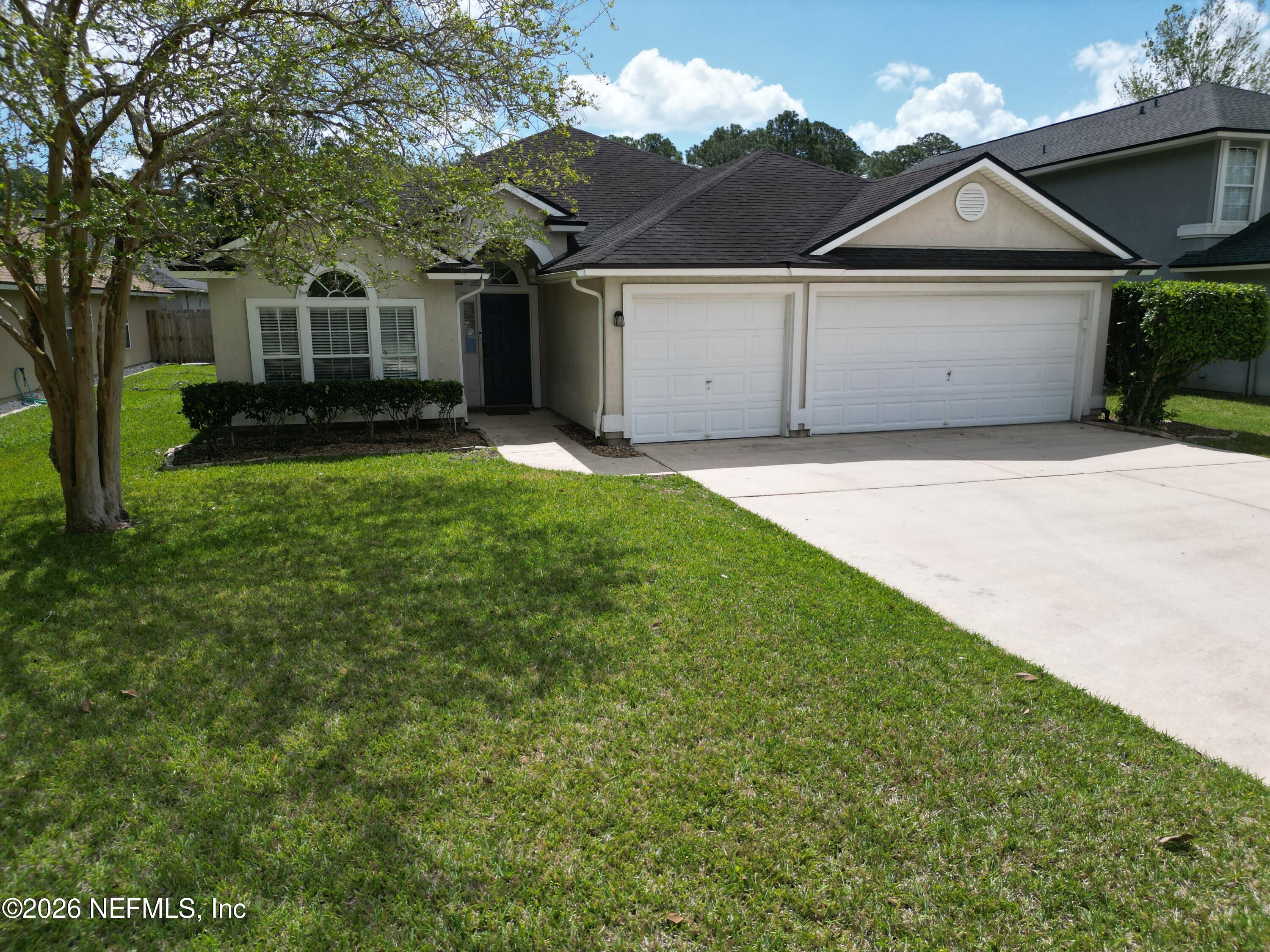 1316 E Chinaberry Court — photo