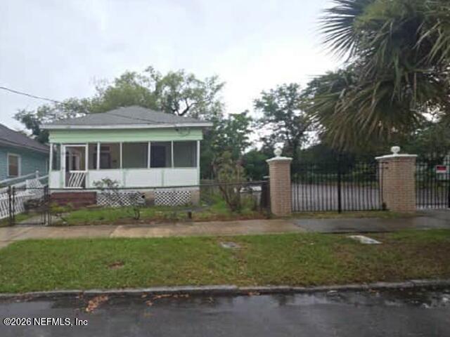 430 Woodlawn Avenue — photo