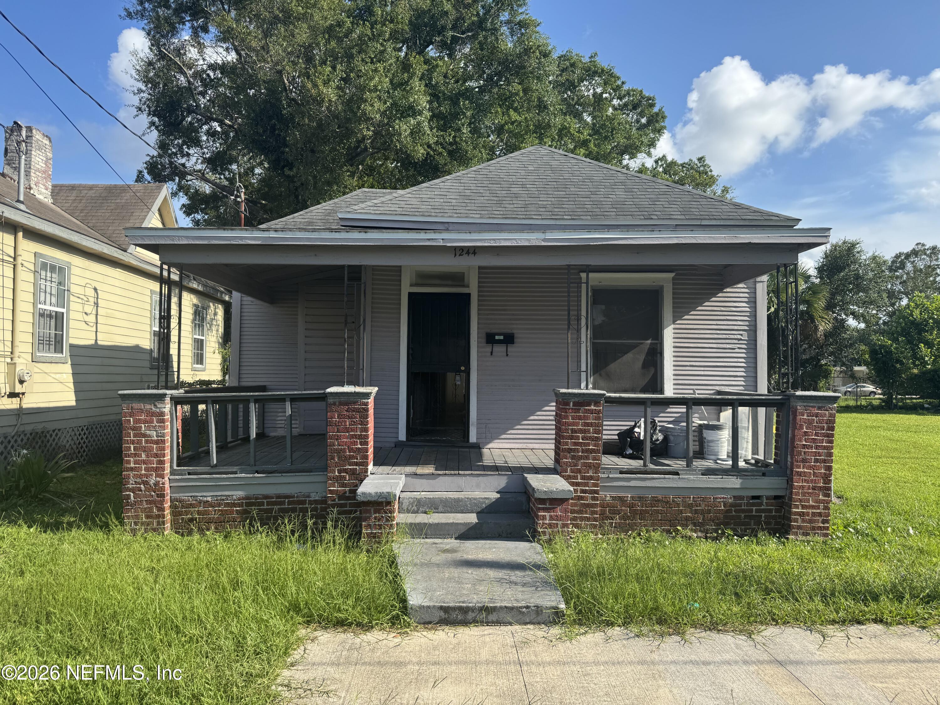 1244 W 5th Street — photo