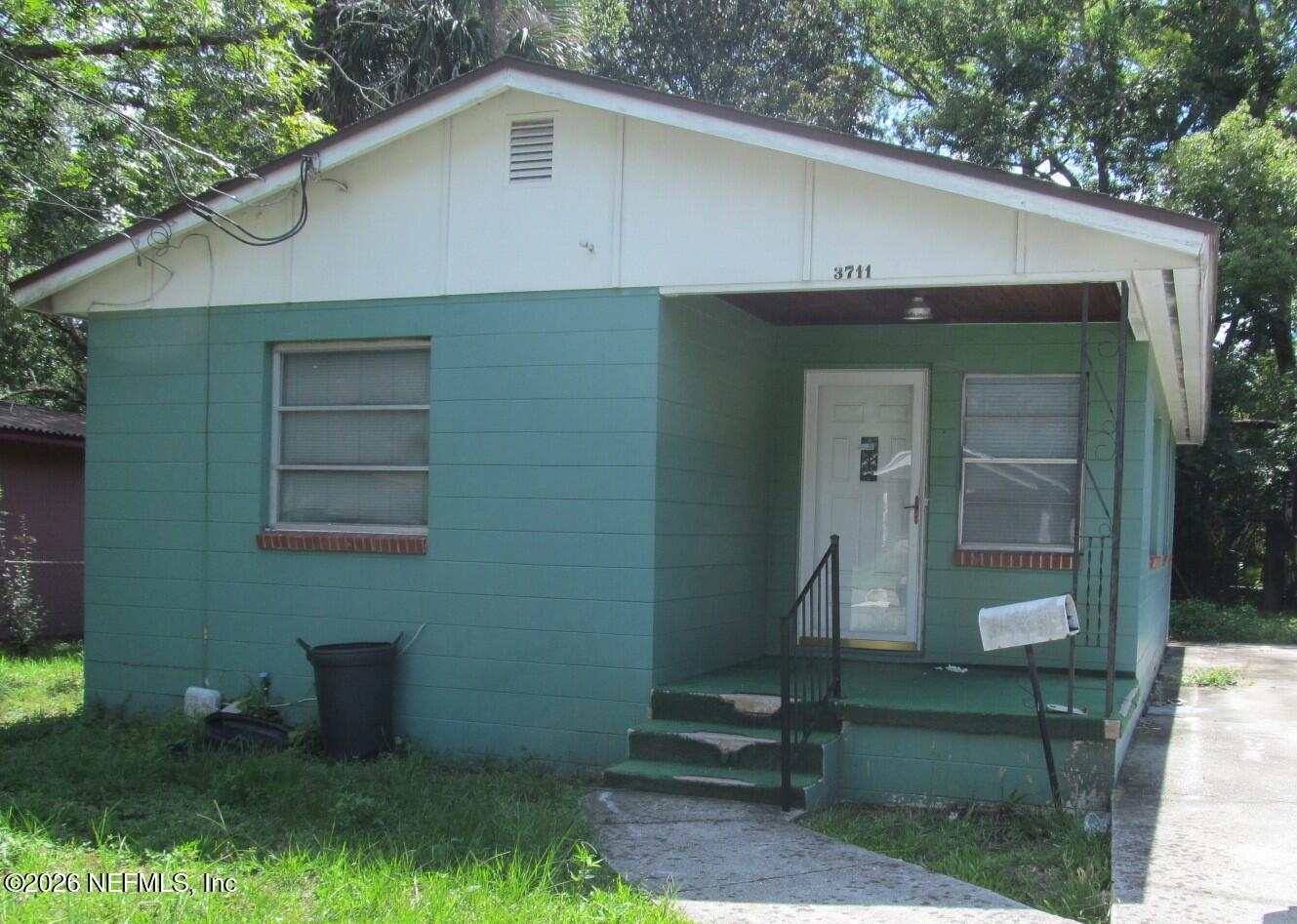 3711 N Davis Street — photo