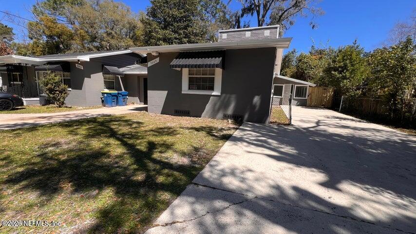 9053 Jefferson Avenue — photo