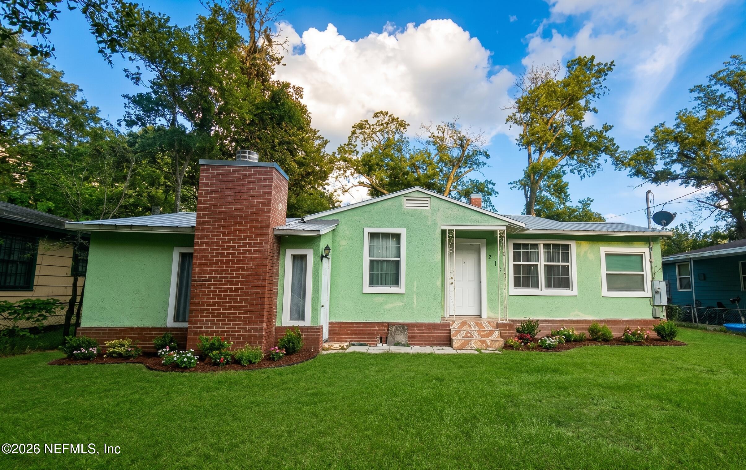 2103 Allandale Circle W — photo