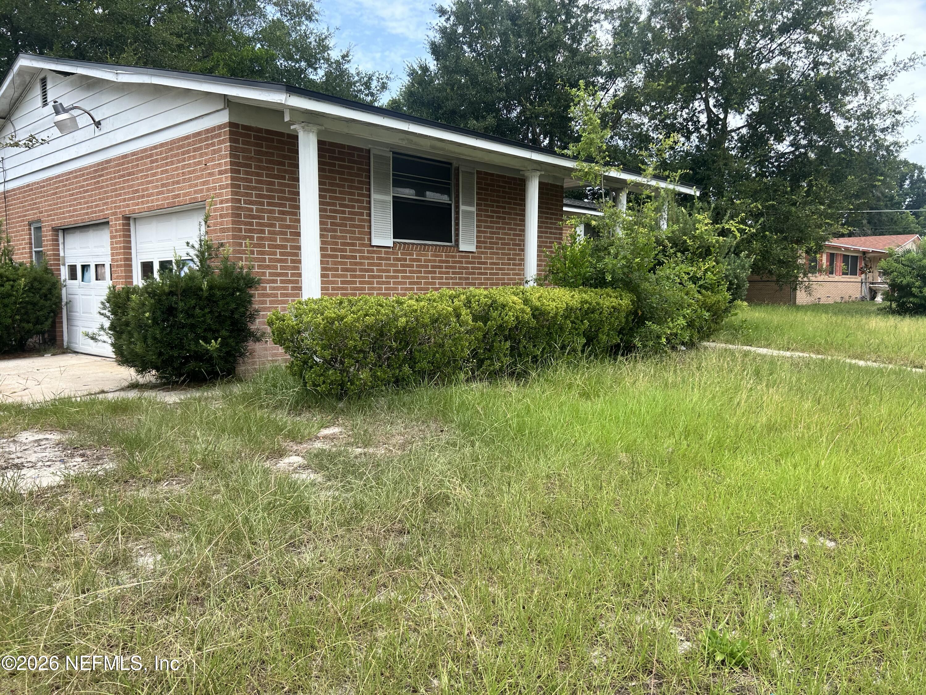 5820 Porsche Road — photo