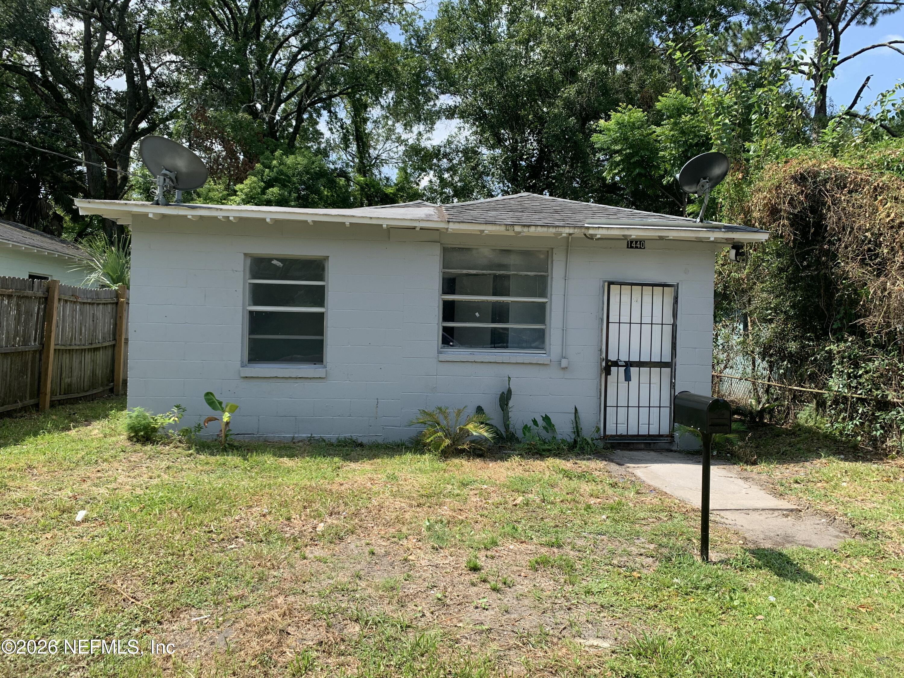 1440 W 24th Street — photo