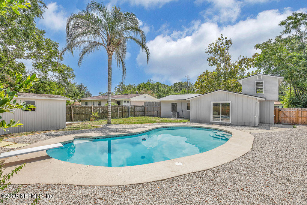 4017 Loys Drive — photo