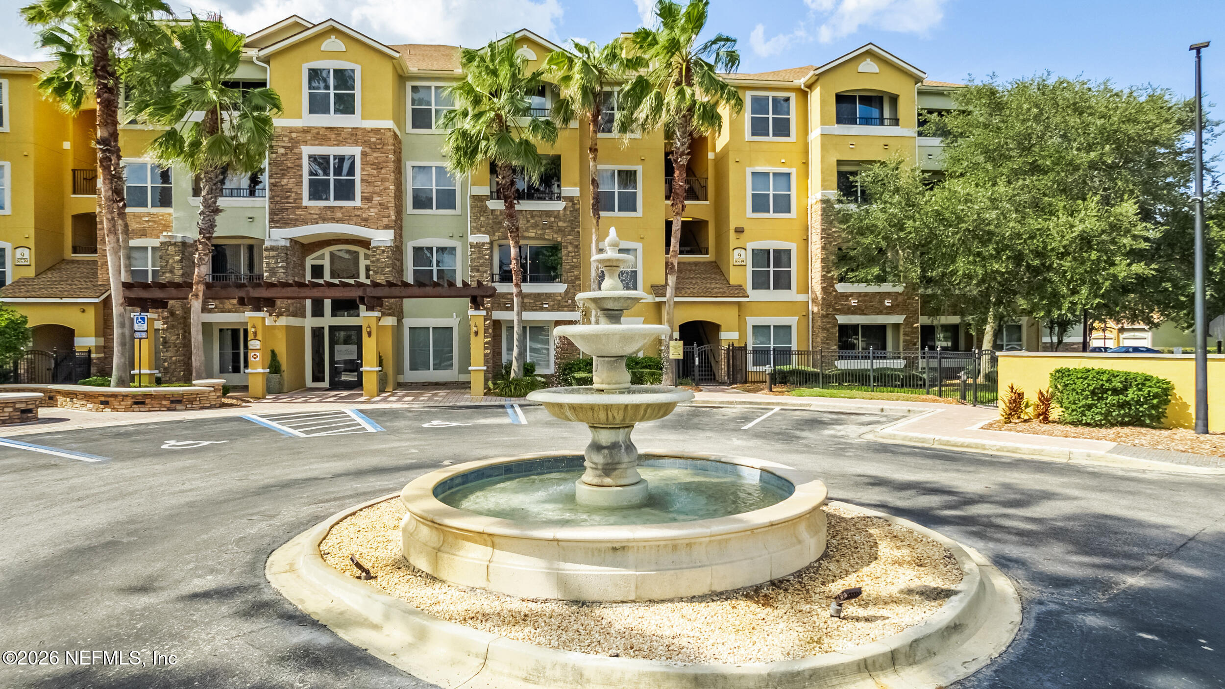 8539 Gate Parkway W 9220 — photo