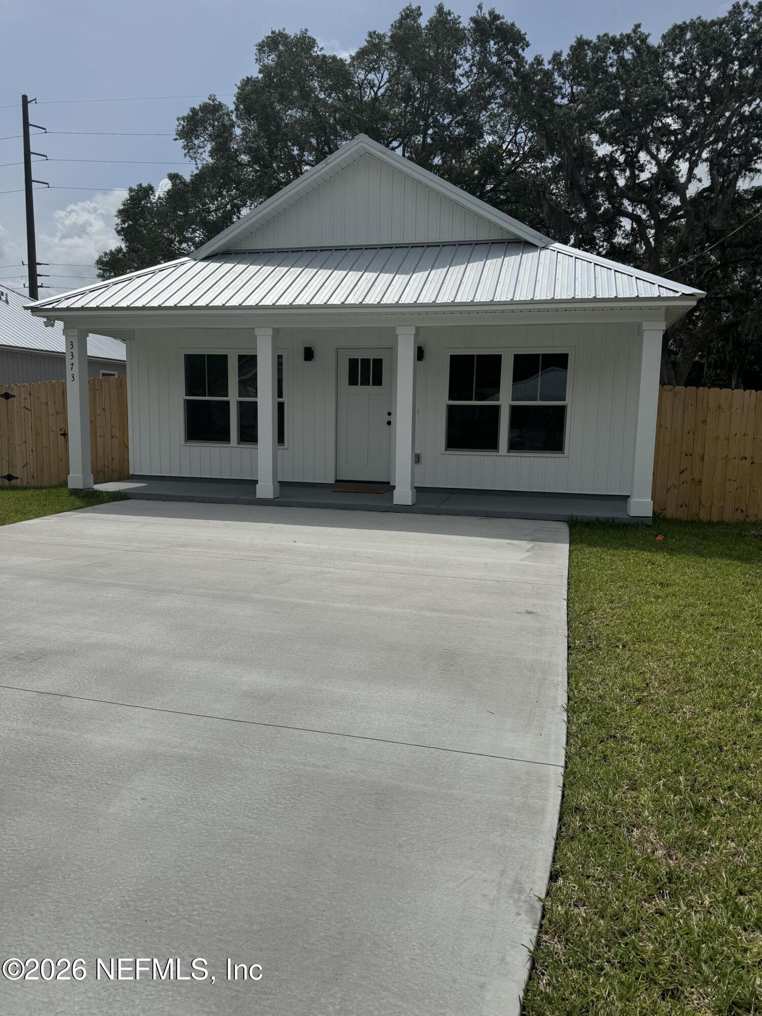 887 E Aiken Street — photo
