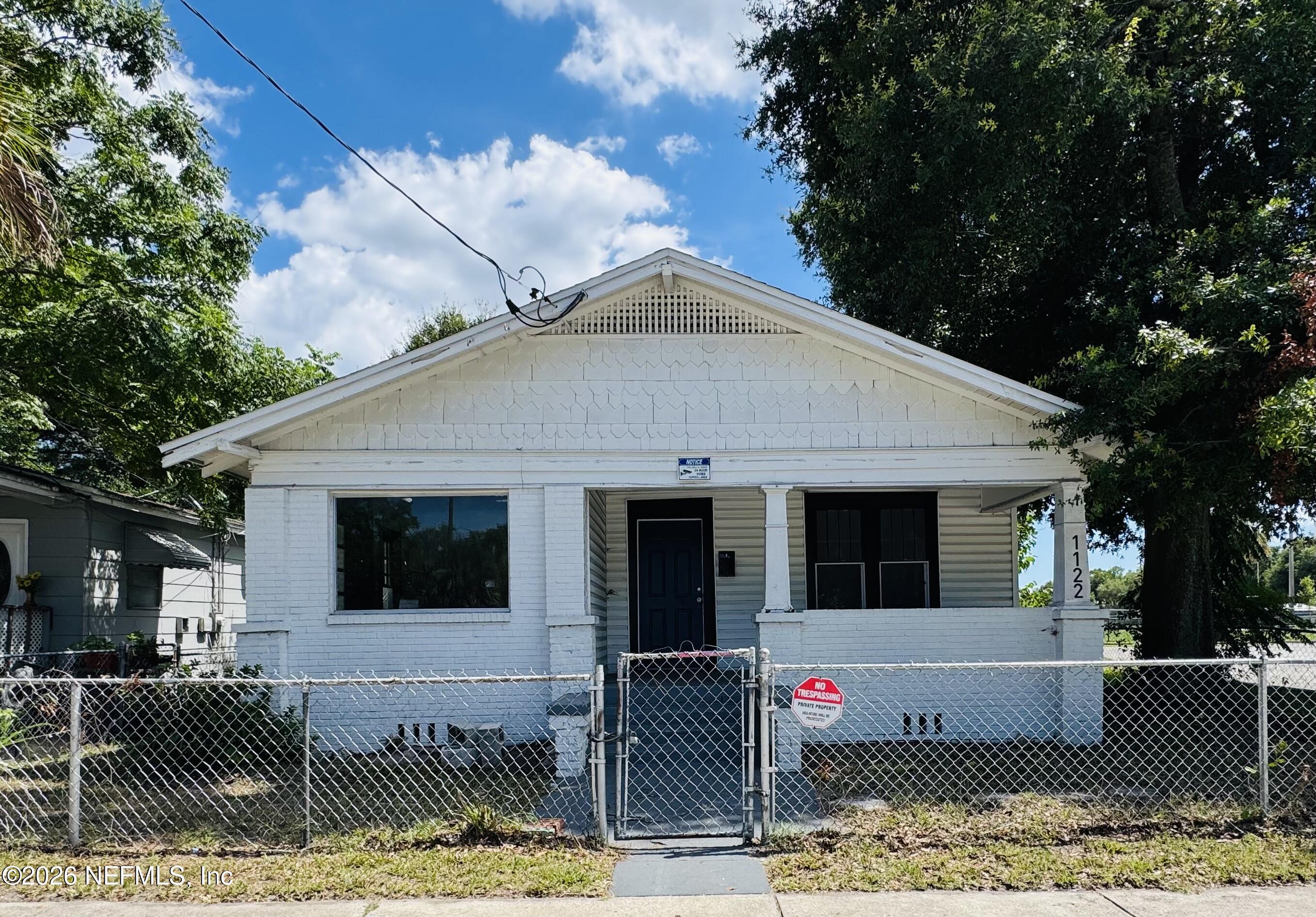 1122 E 1st Street — photo