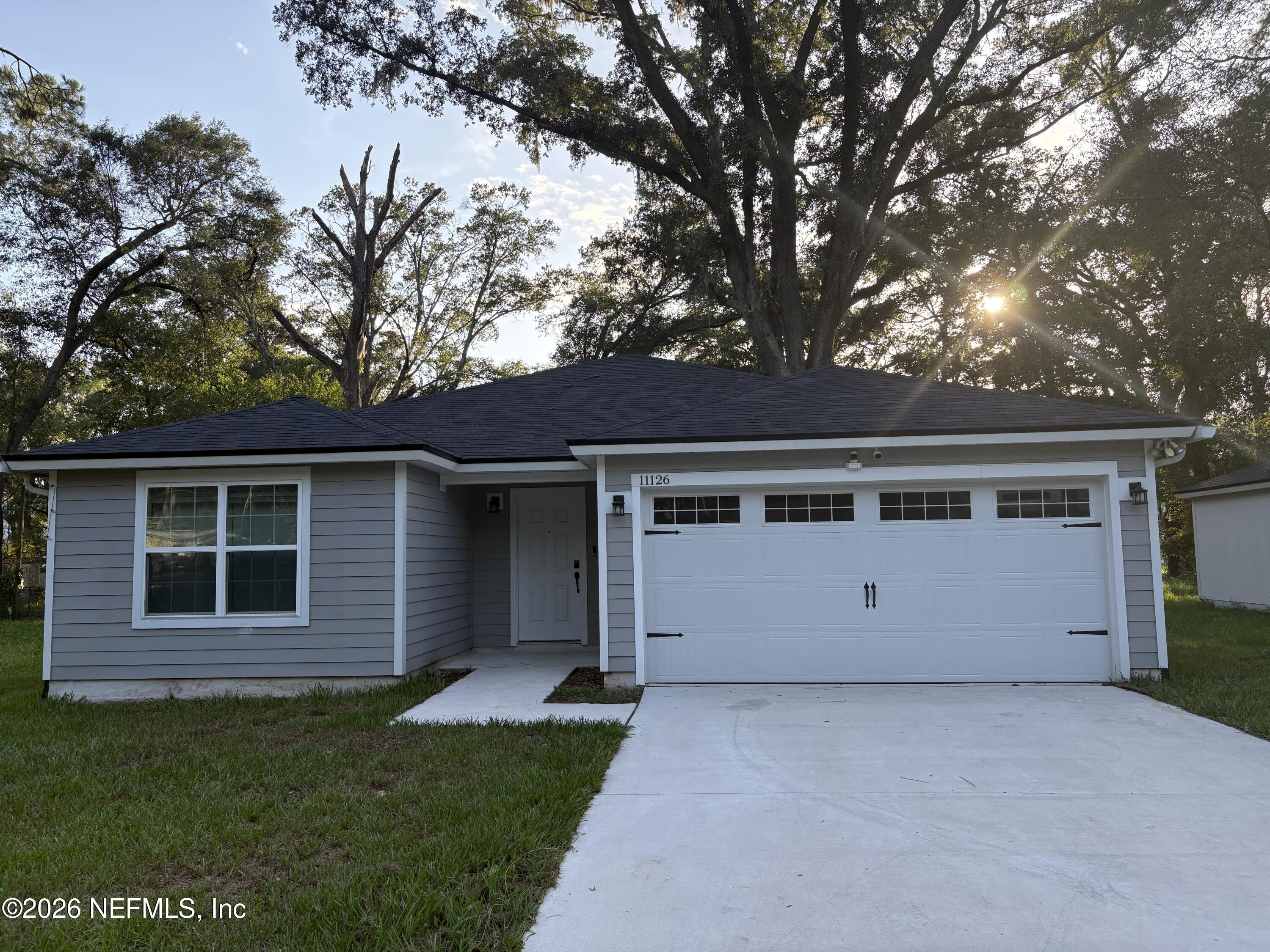 11126 Pine Street — photo