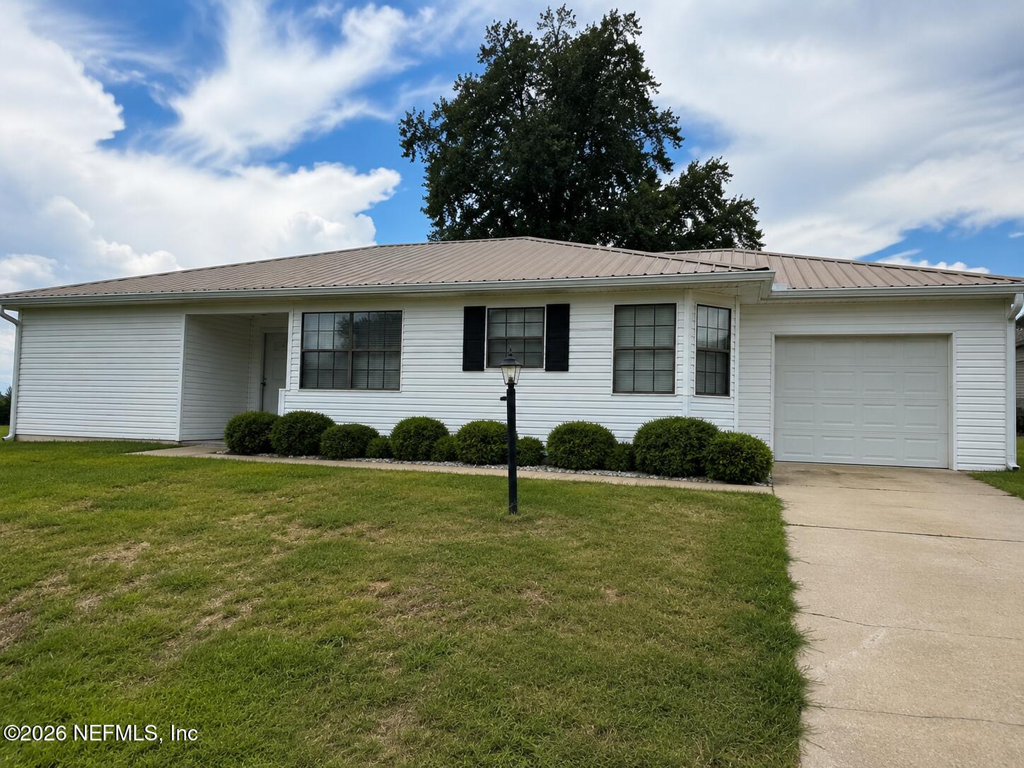 187 SE Willow Drive — photo