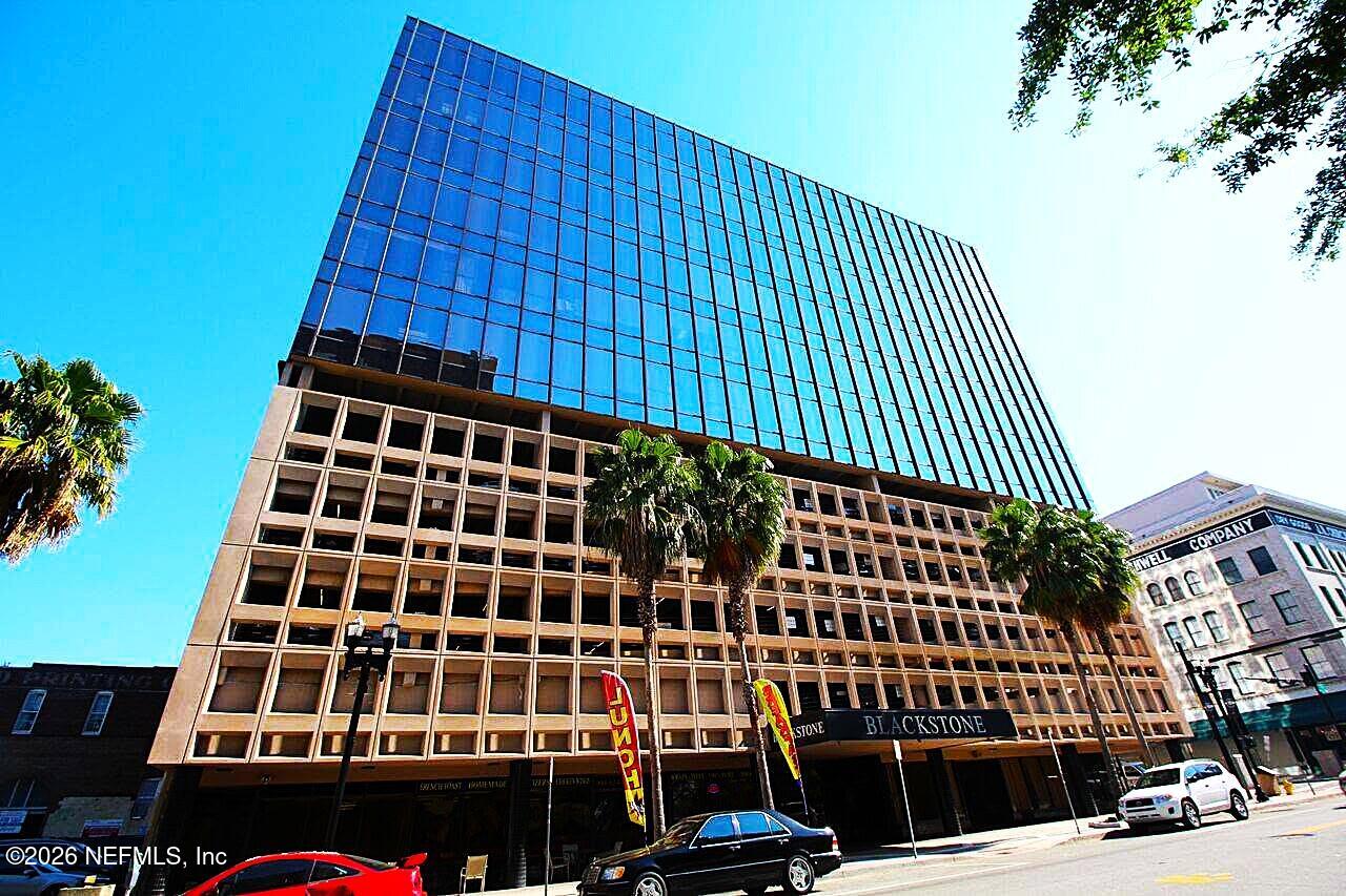 233 E Bay Street 618 & 620 — photo