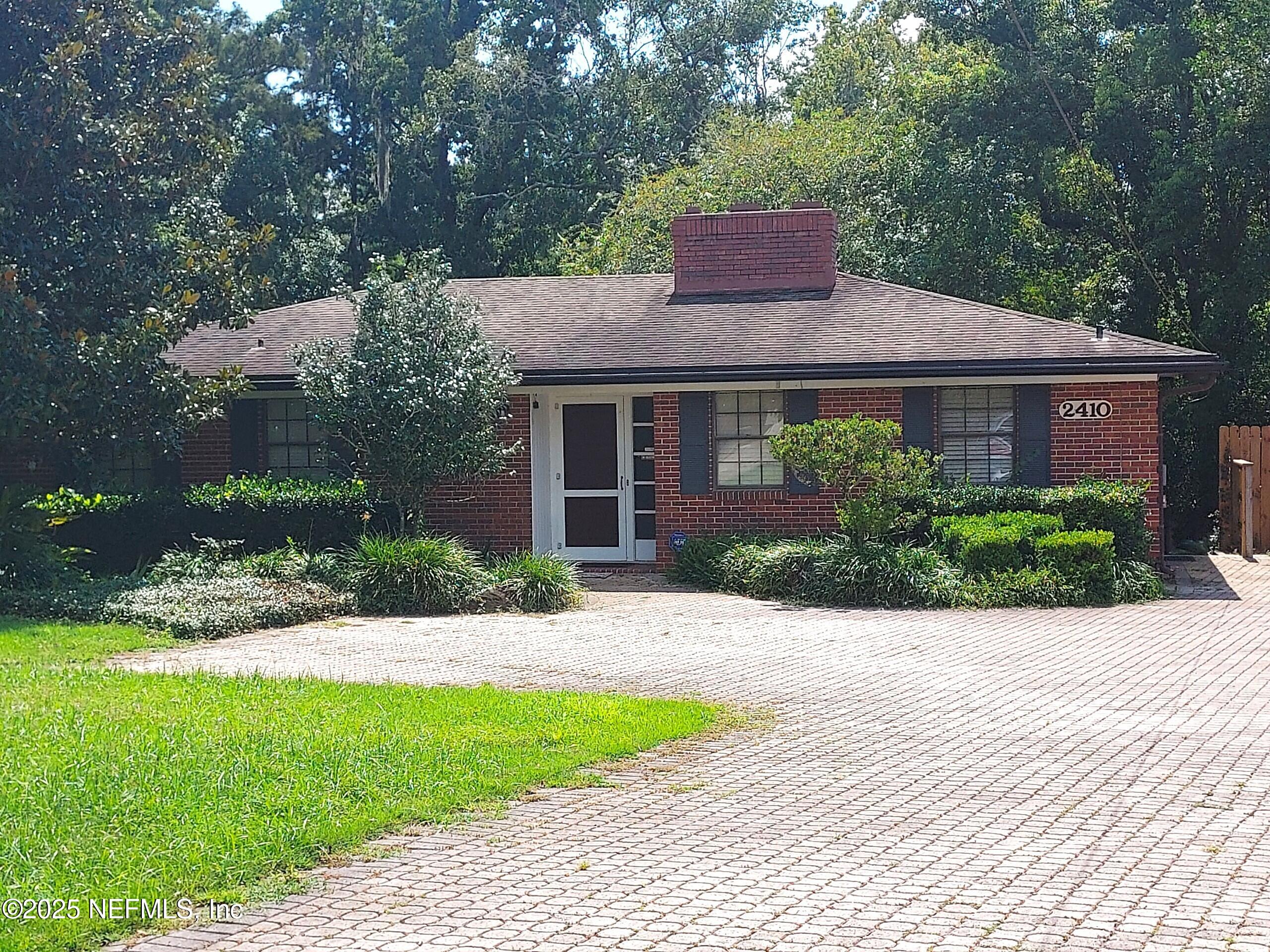 2410 Cedar Shores Circle — photo