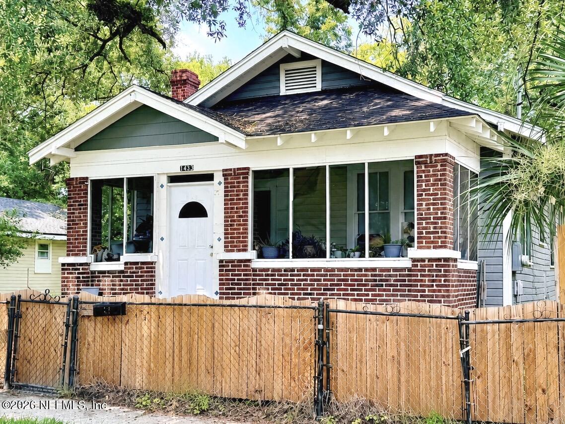 1433 W 8th Street — photo