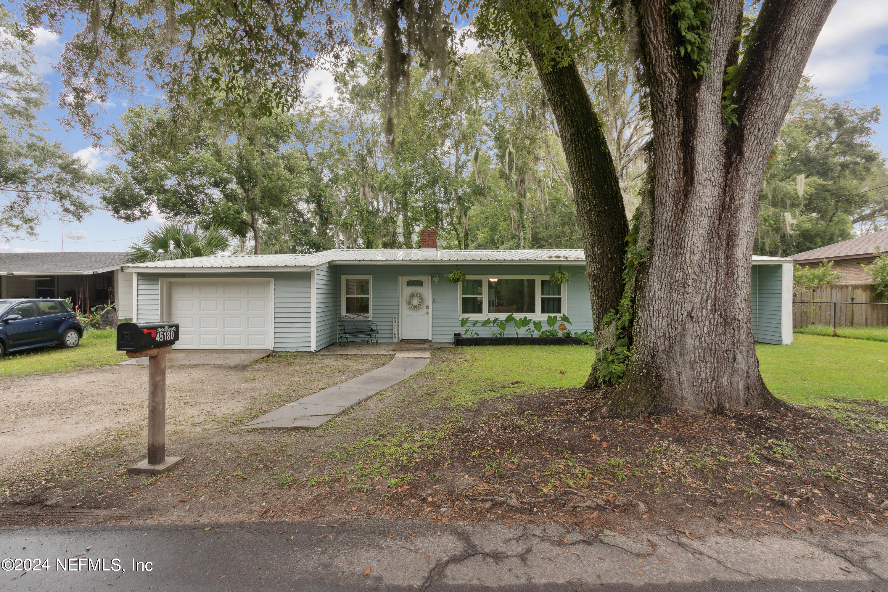45180 Booth Street — photo