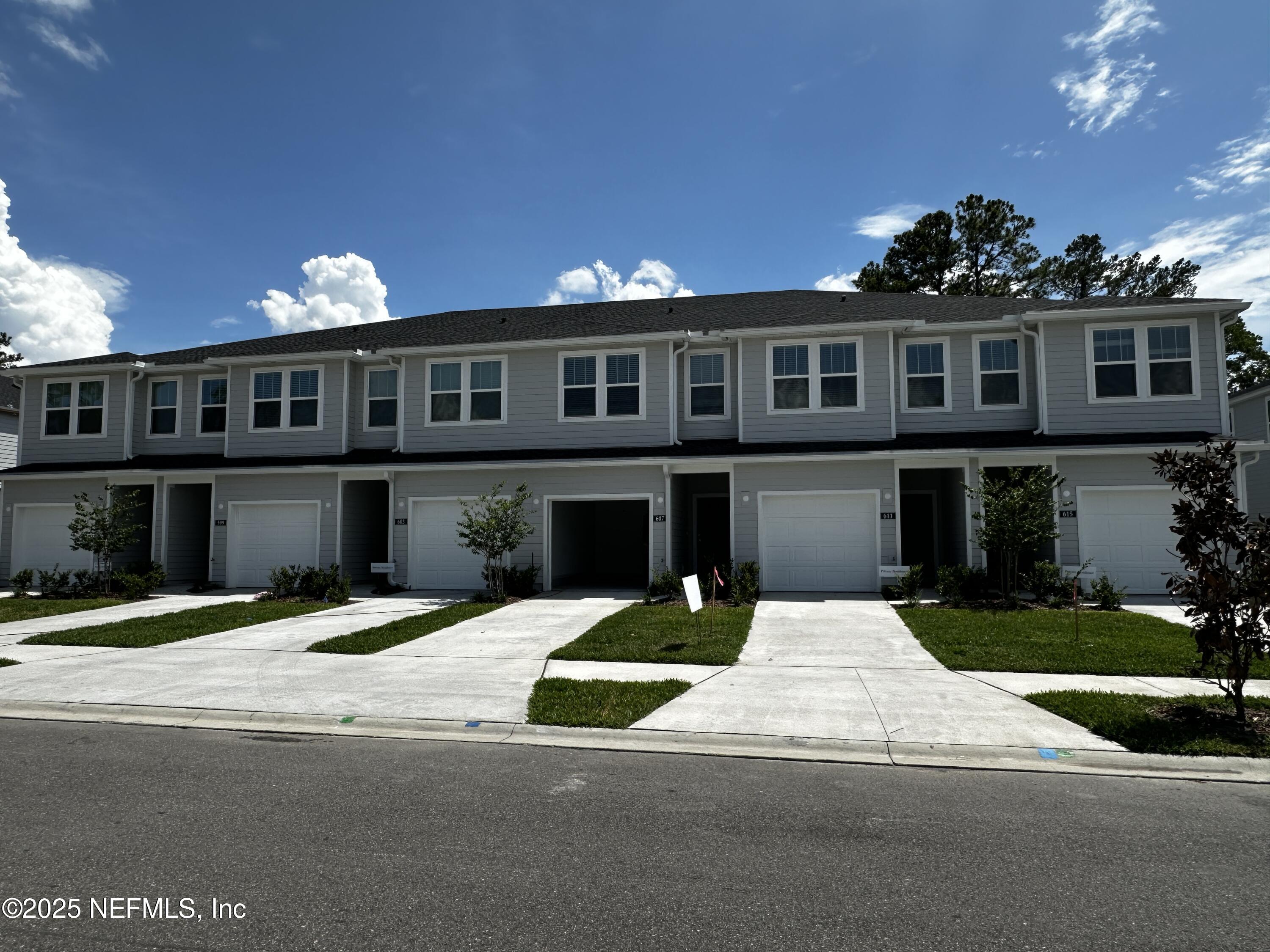 611 Holly Lakes Drive — photo