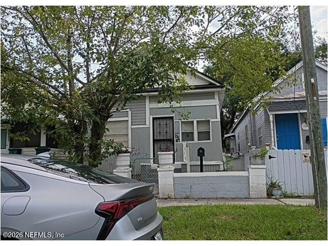 1357 Evergreen Avenue — photo