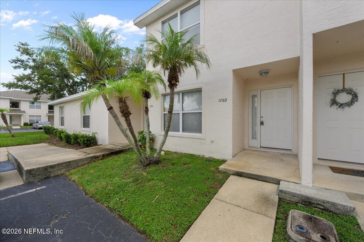 1702 Long Branch Place — photo