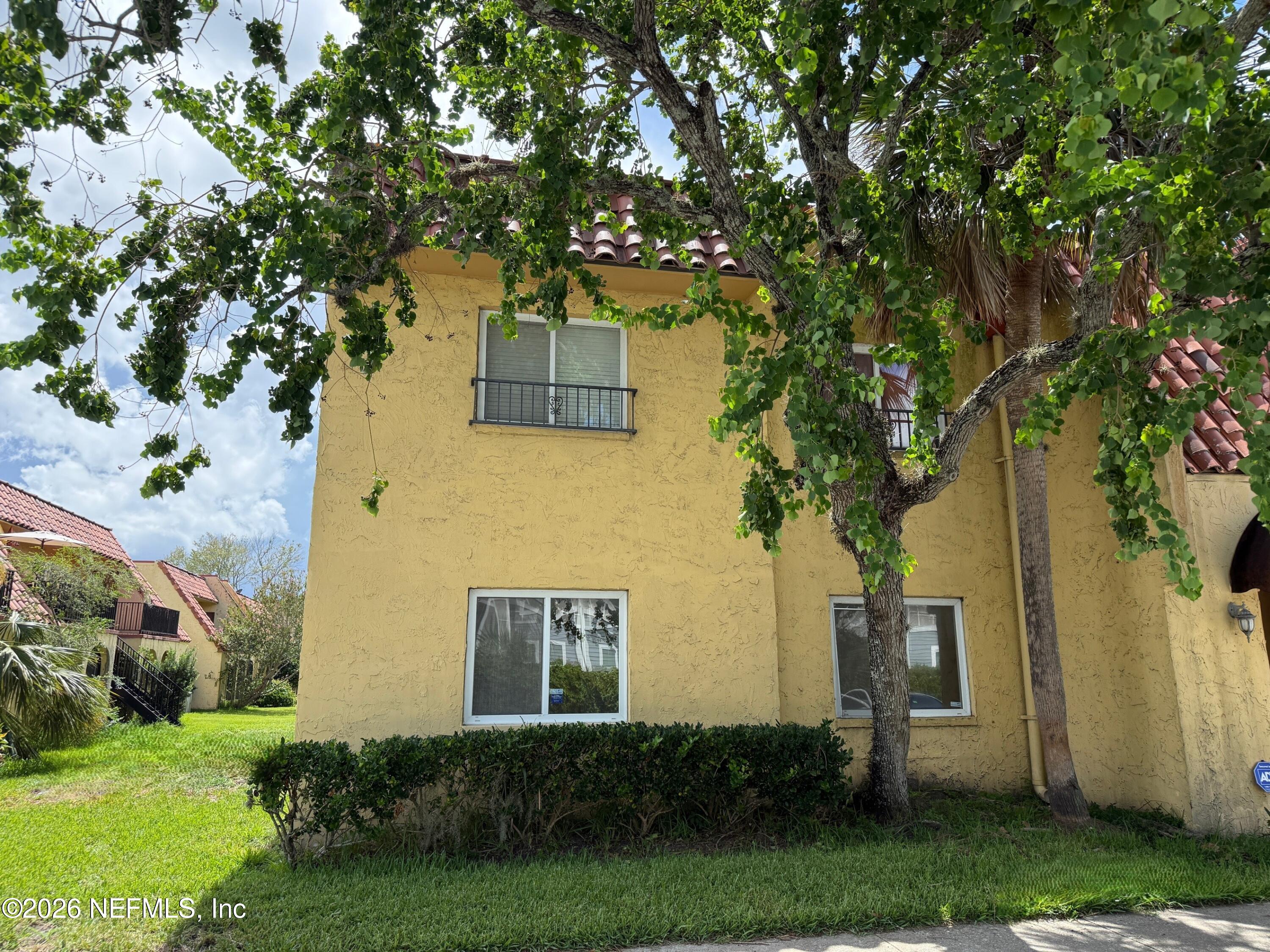 6552 la Mirada Drive E — photo