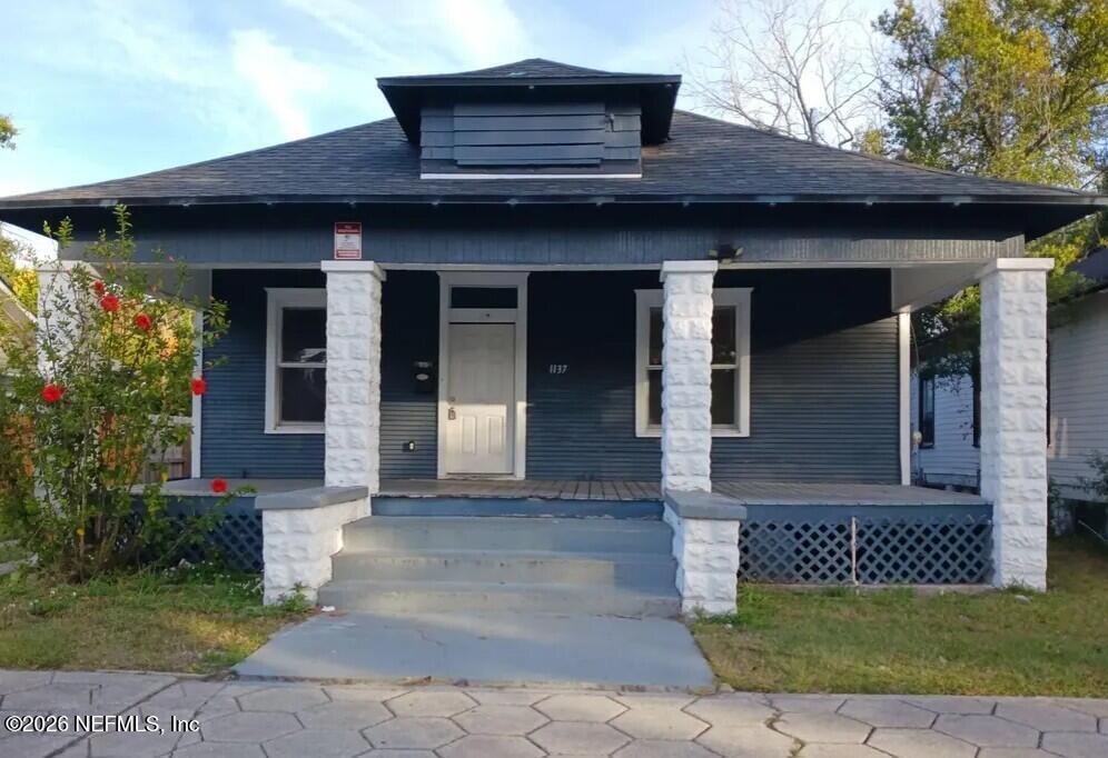 1137 W 14th Street — photo