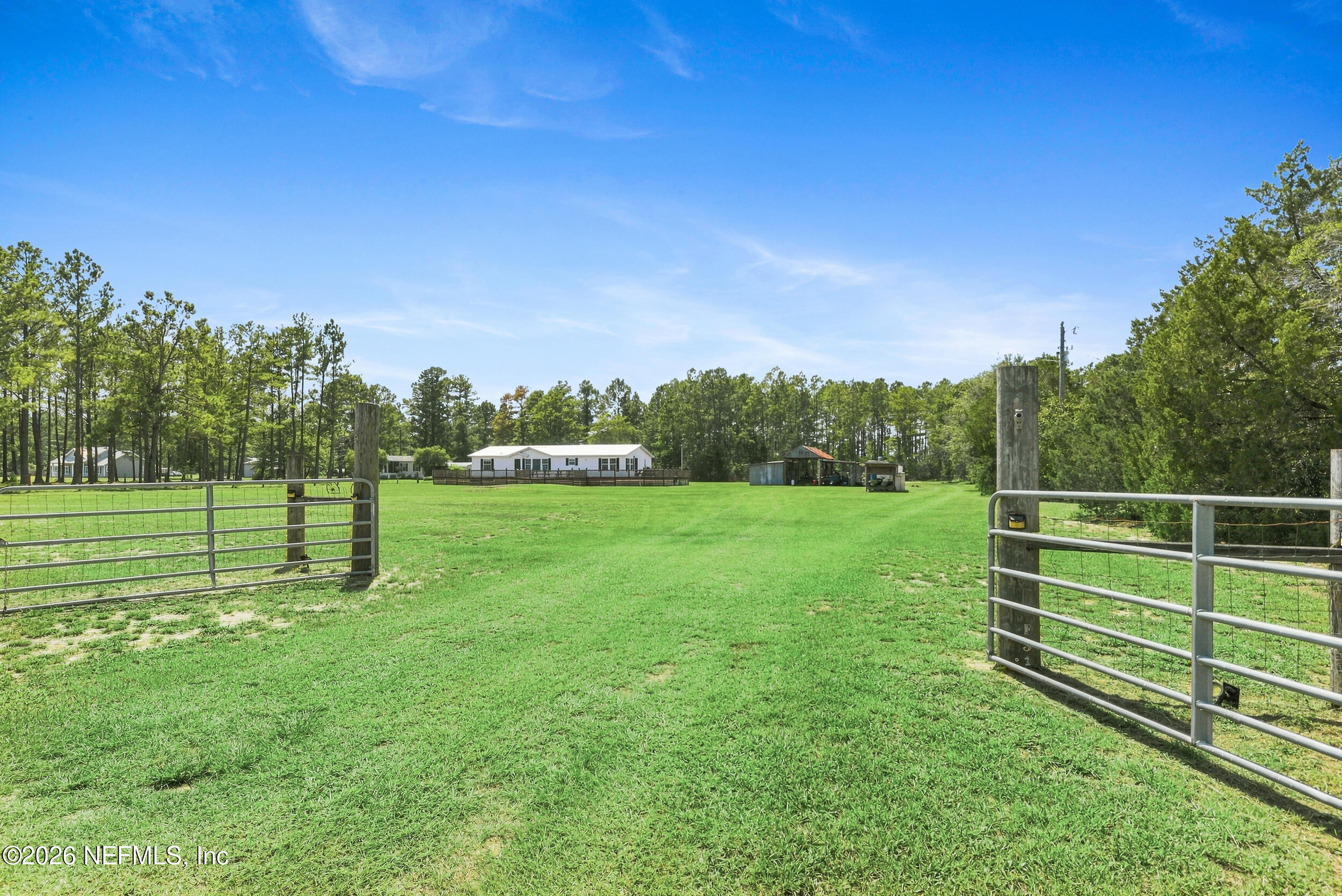 241826 County Road 121 — photo