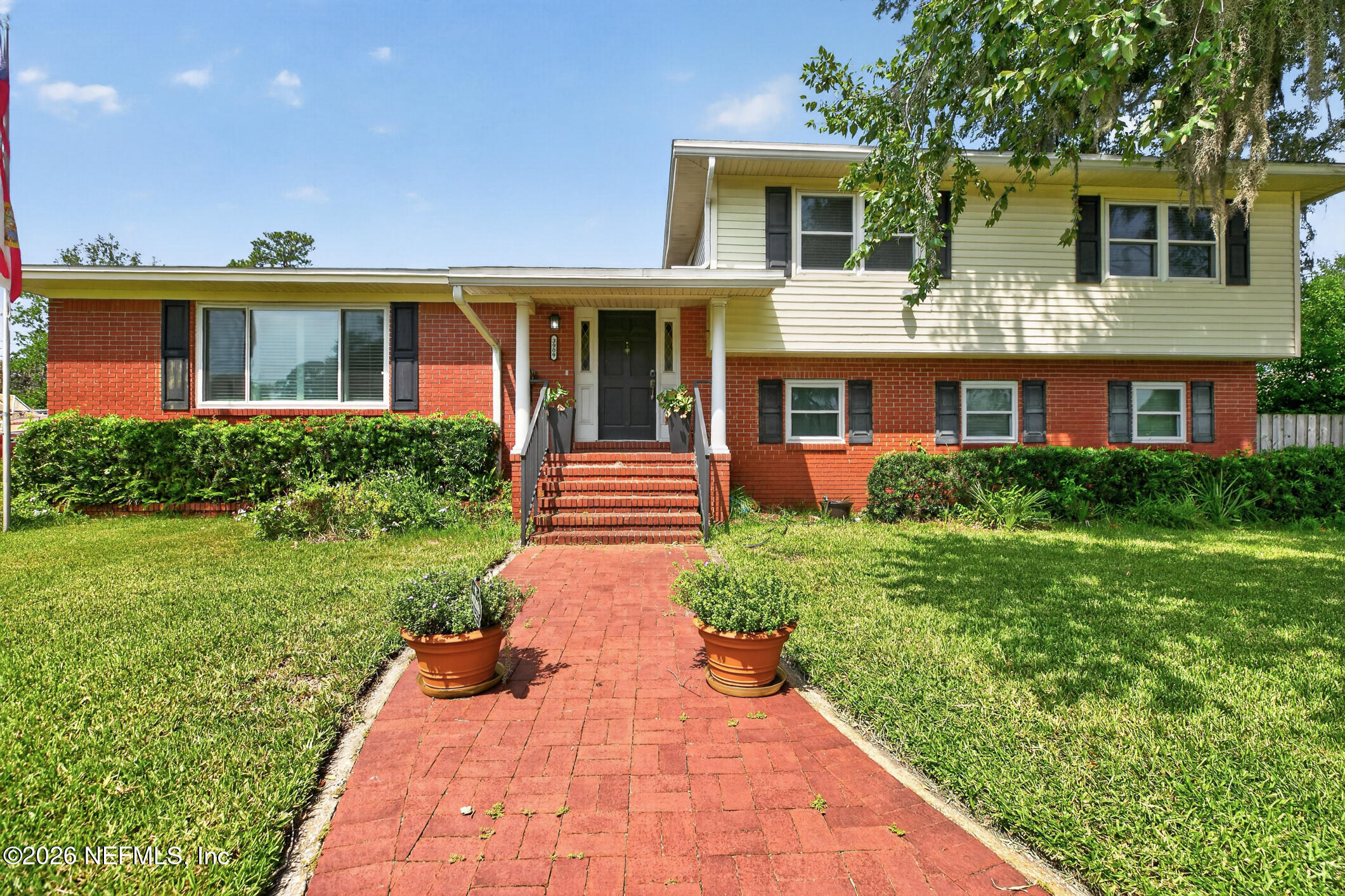 3909 San Bernado Drive — photo