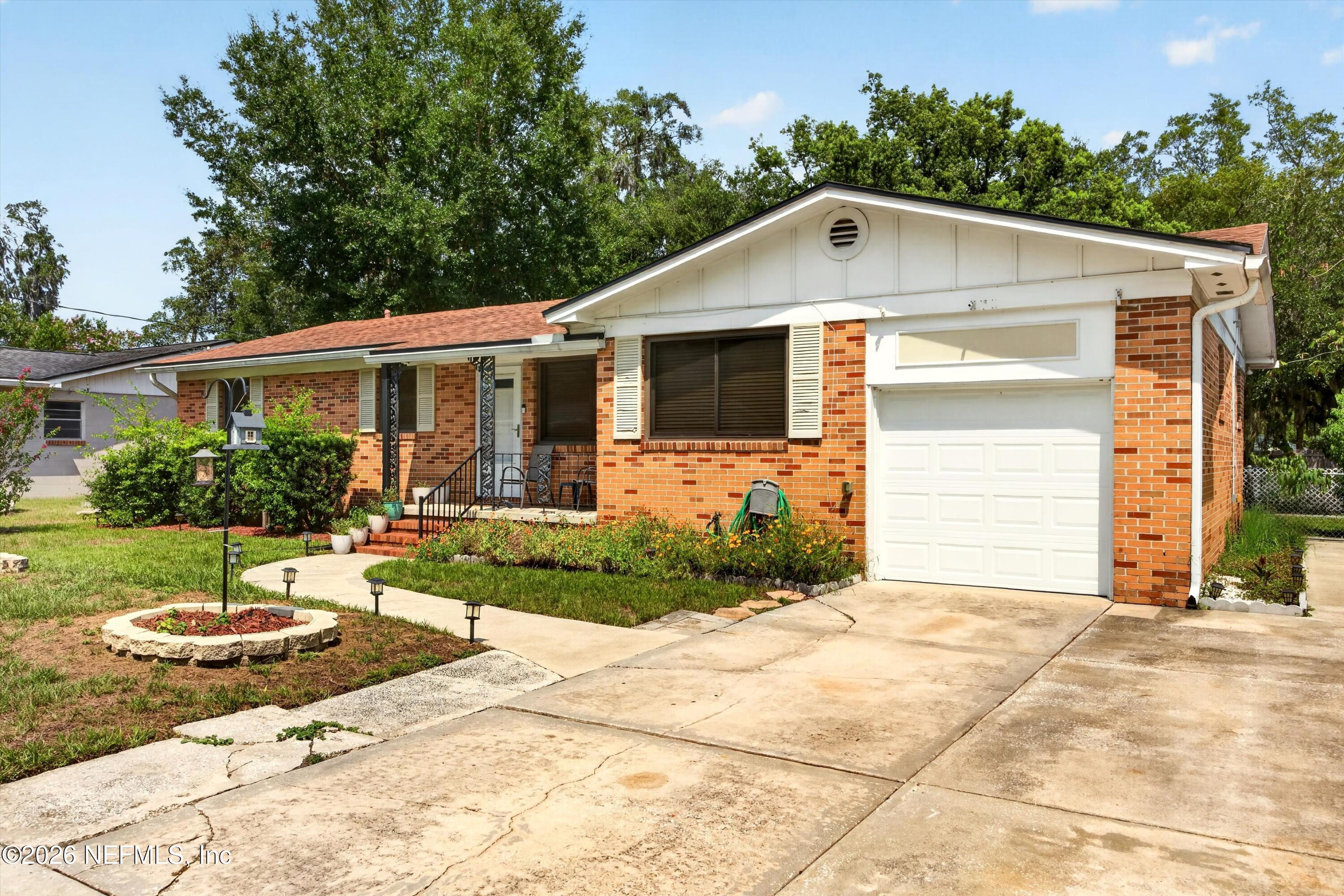 1847 Grove Park Drive — photo