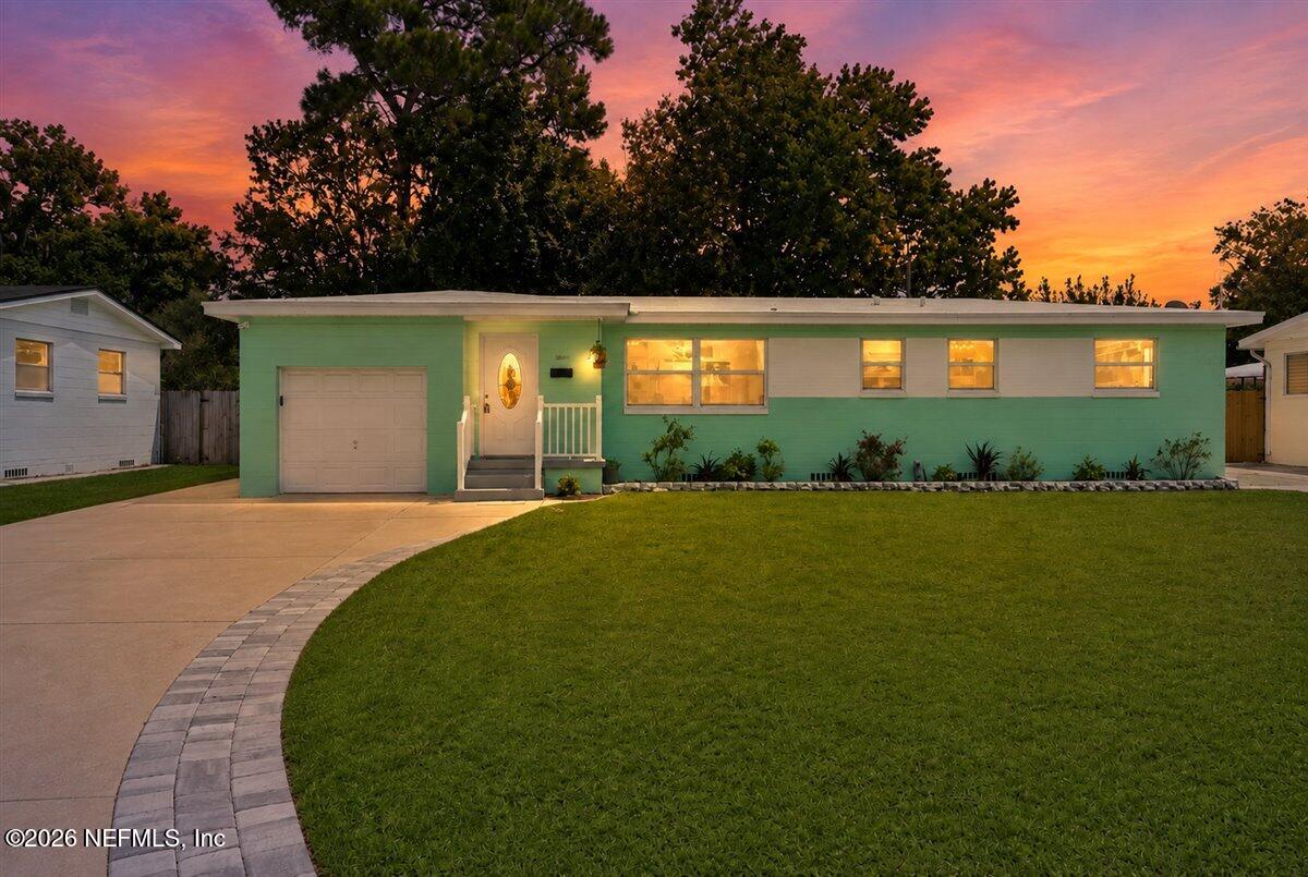 2125 W Lou Drive — photo