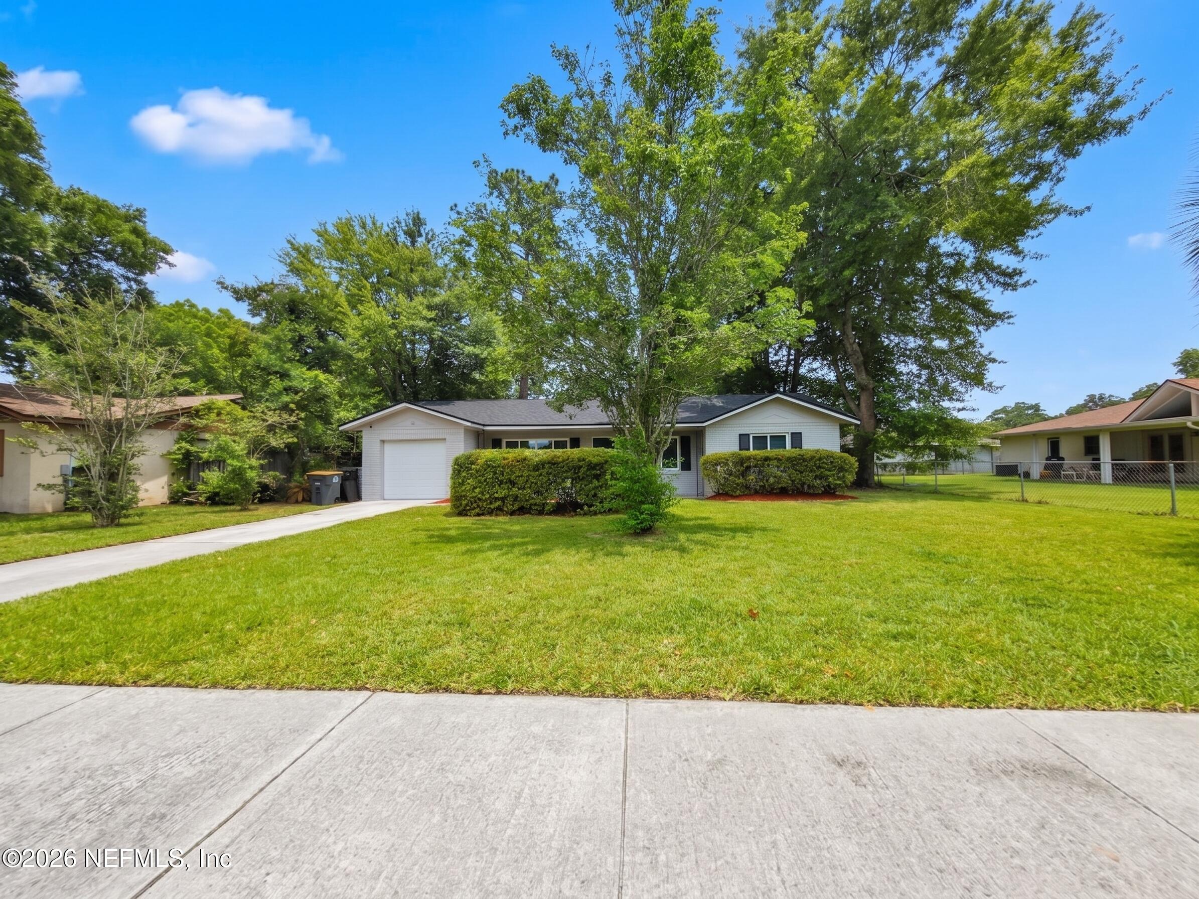 1114 Santiago Drive — photo