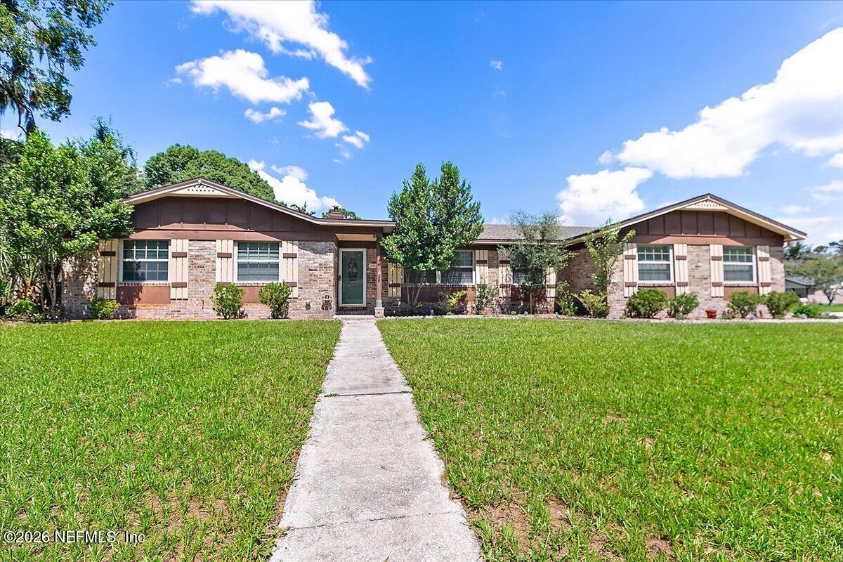 2495 Aquarius Road — photo