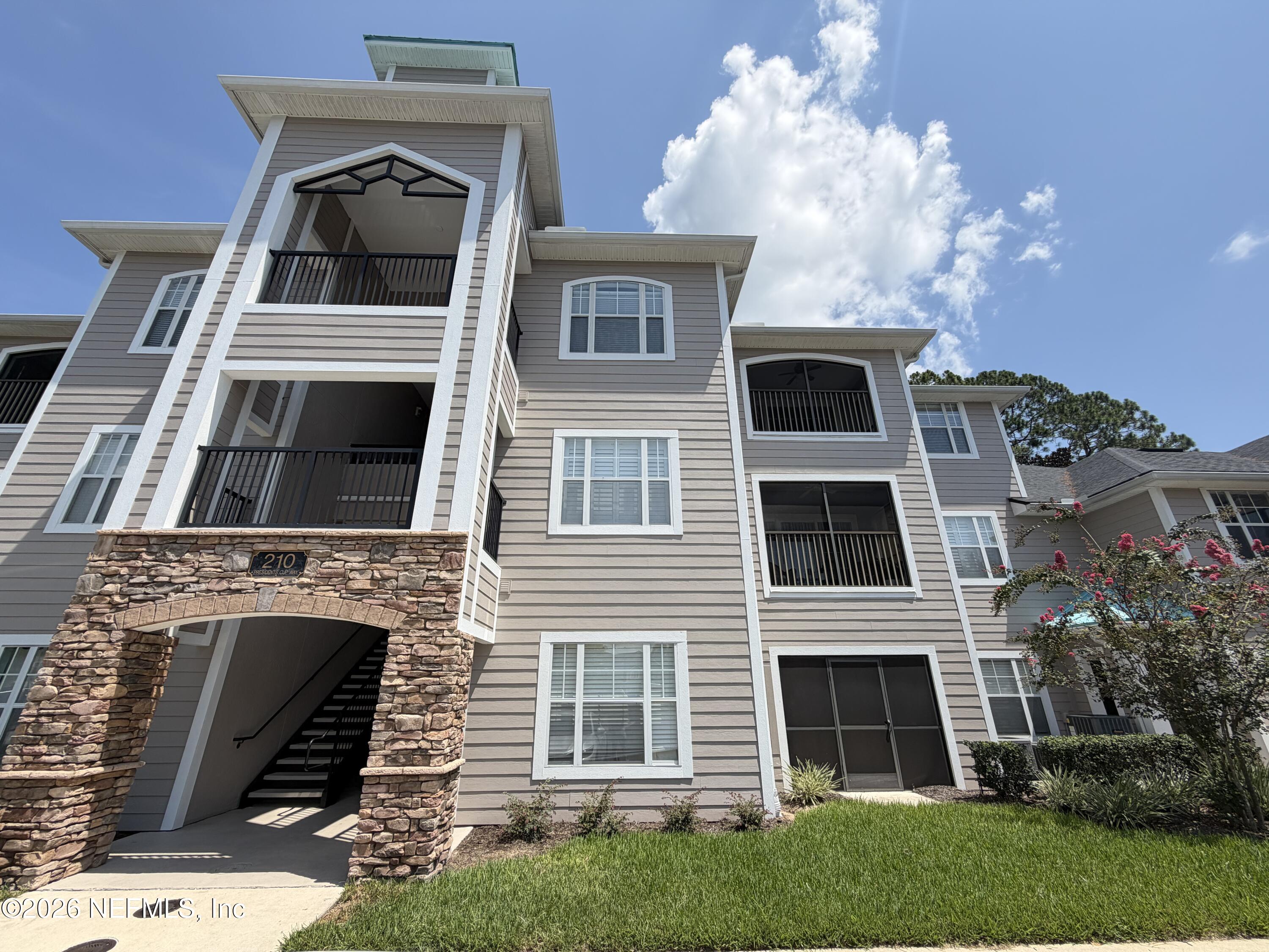 210 Presidents Cup Way 304 — photo