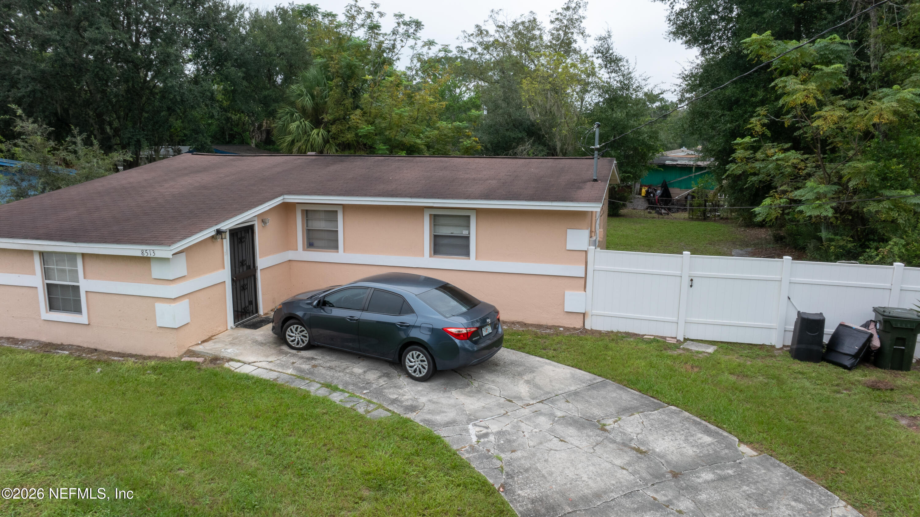 8513 Oak Leaf Road — photo