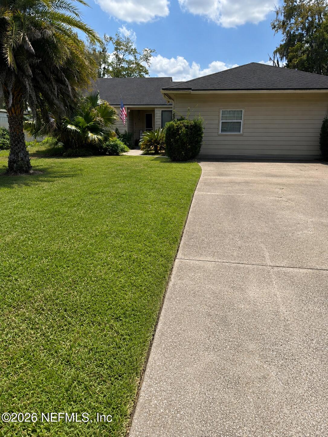 2211 Albury Court — photo