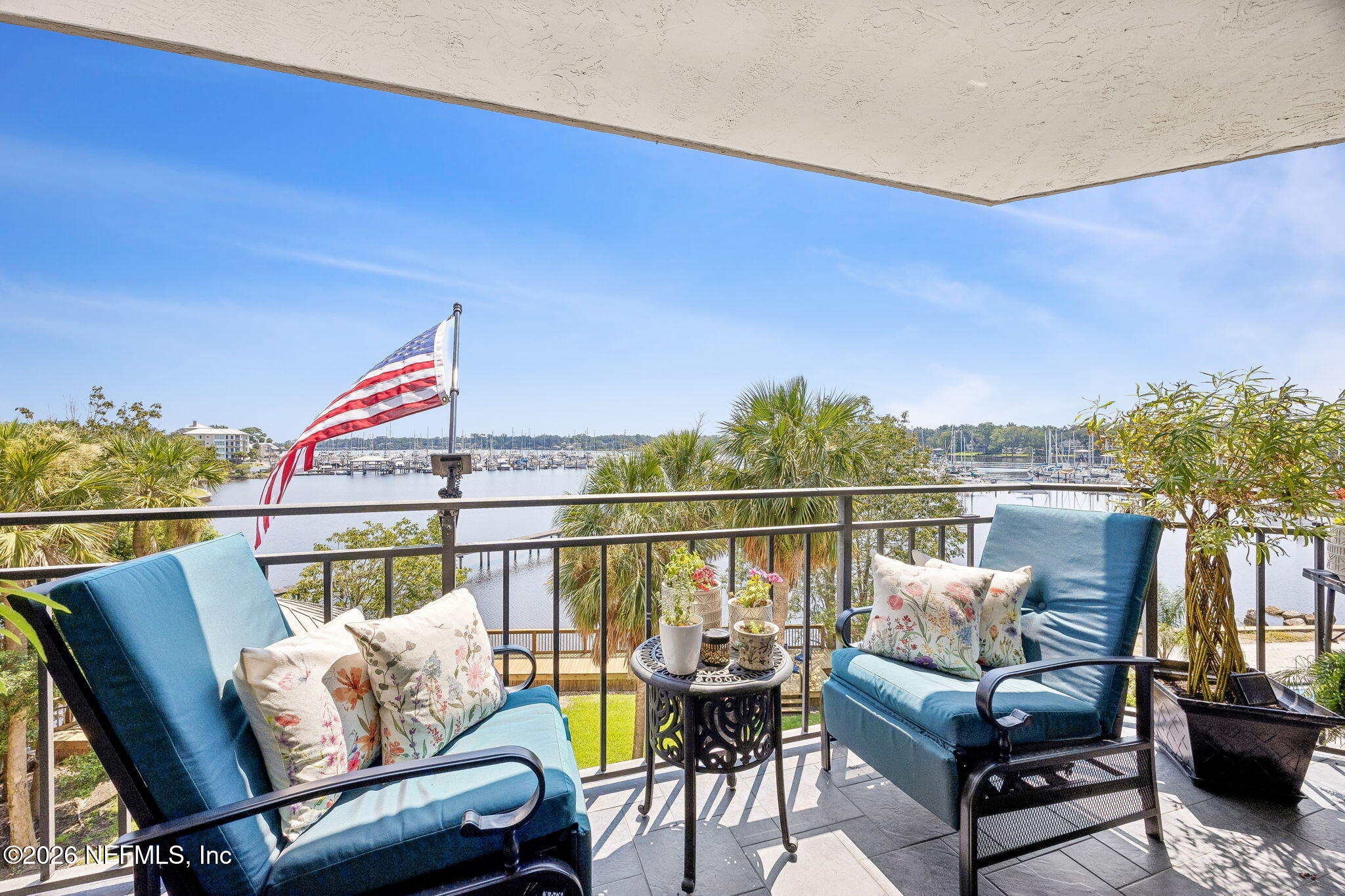 4401 Lakeside Drive 303 — photo