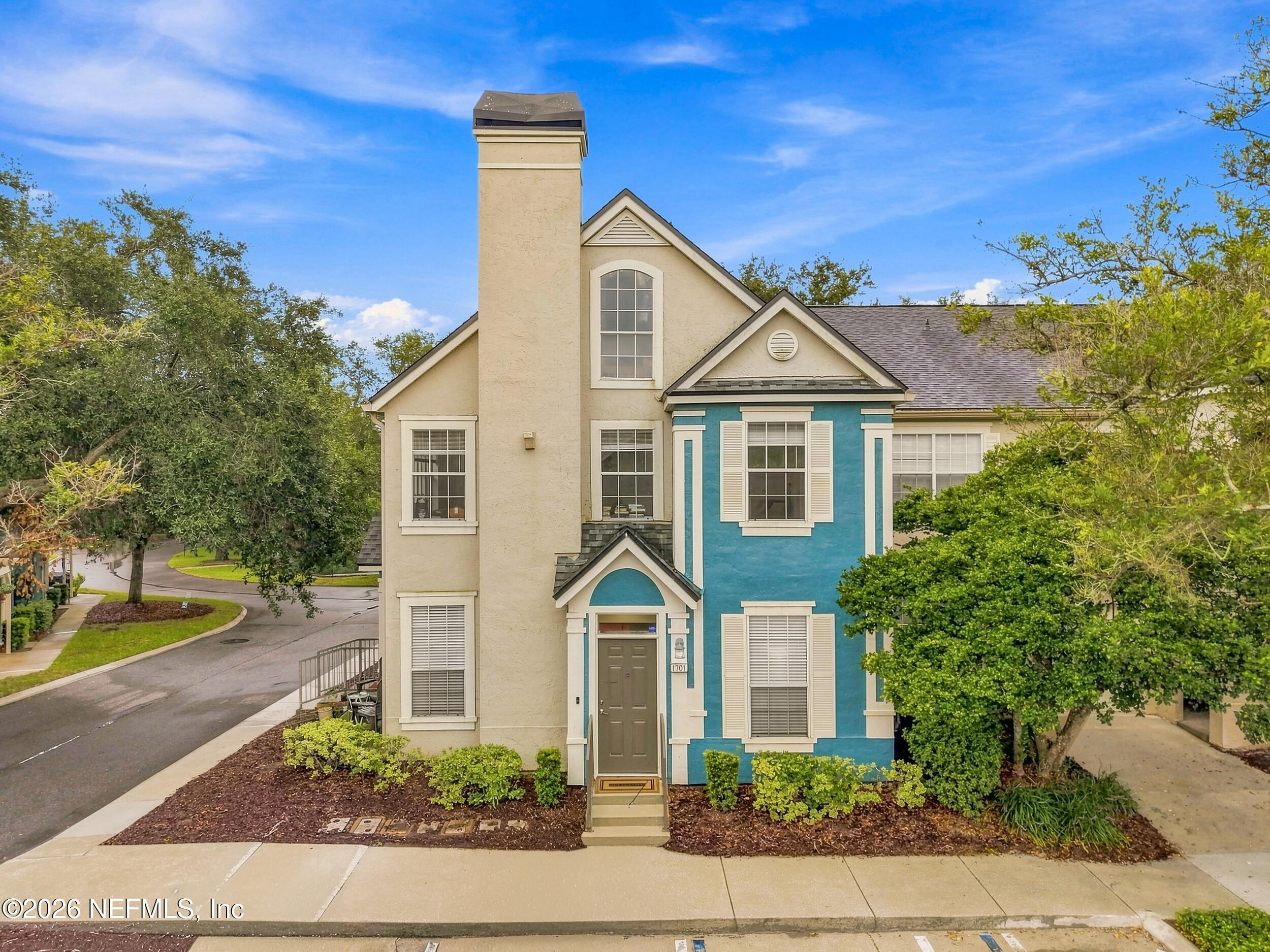 13703 Richmond Park Drive N 1701 — photo