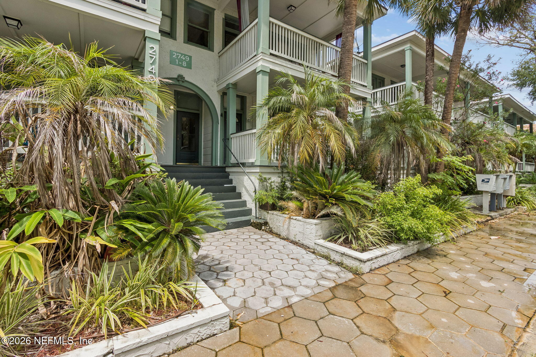 2749 Vernon Terrace 4 — photo