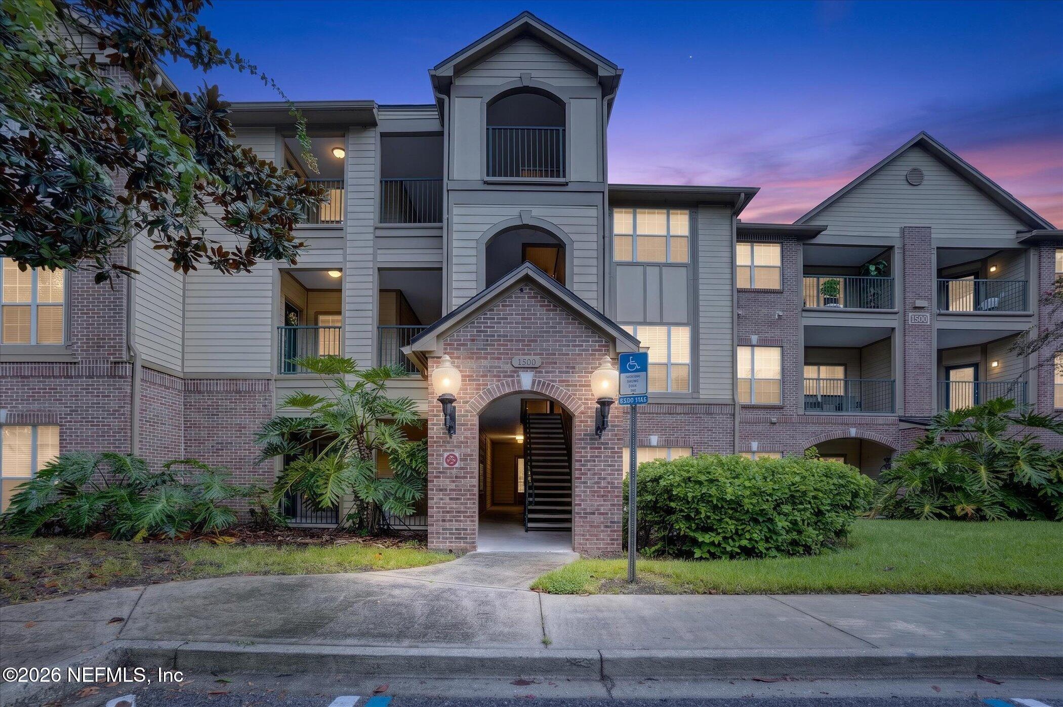 7800 Point Meadows Drive 1521 — photo