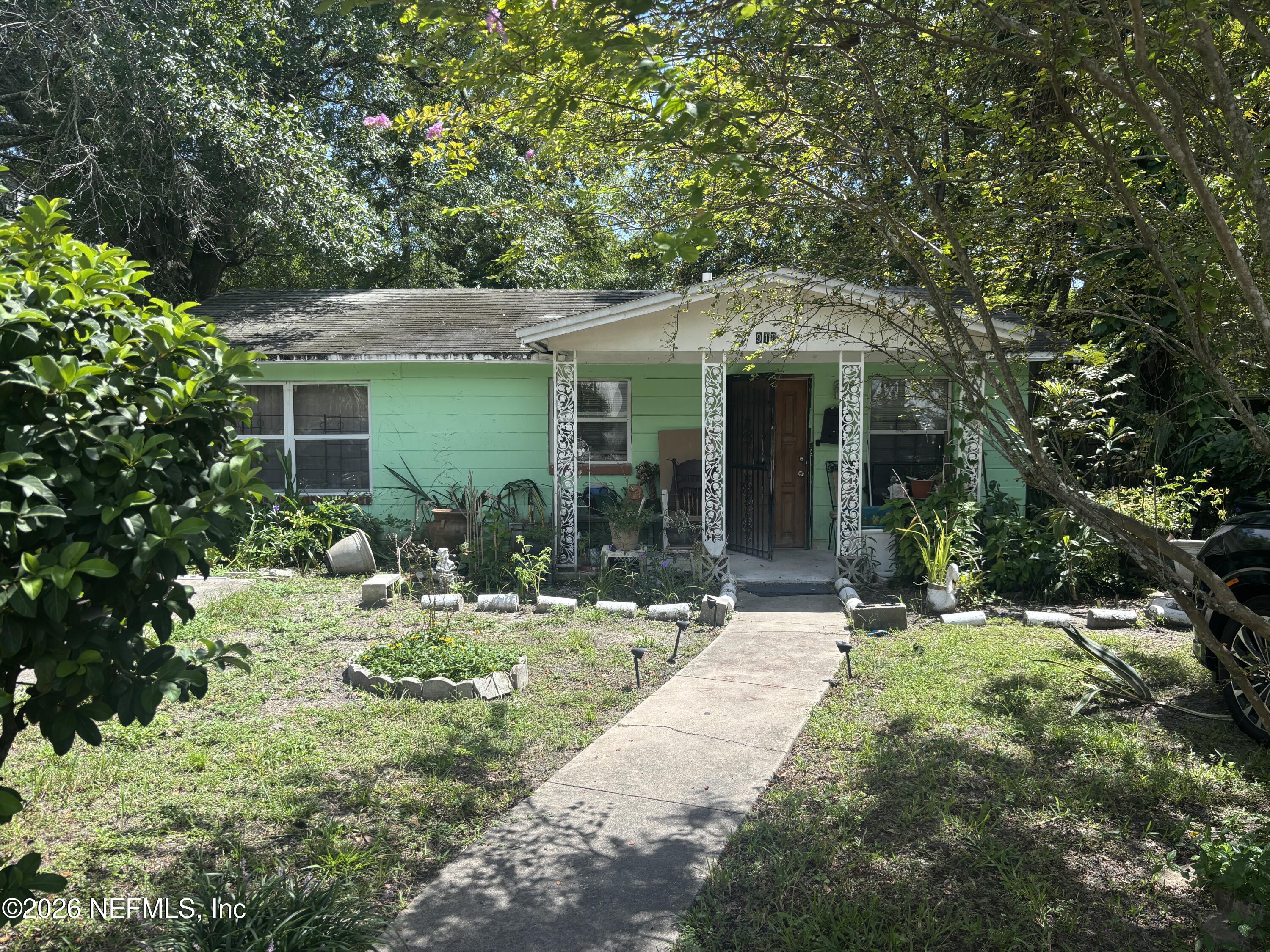 918 W 27th Street — photo