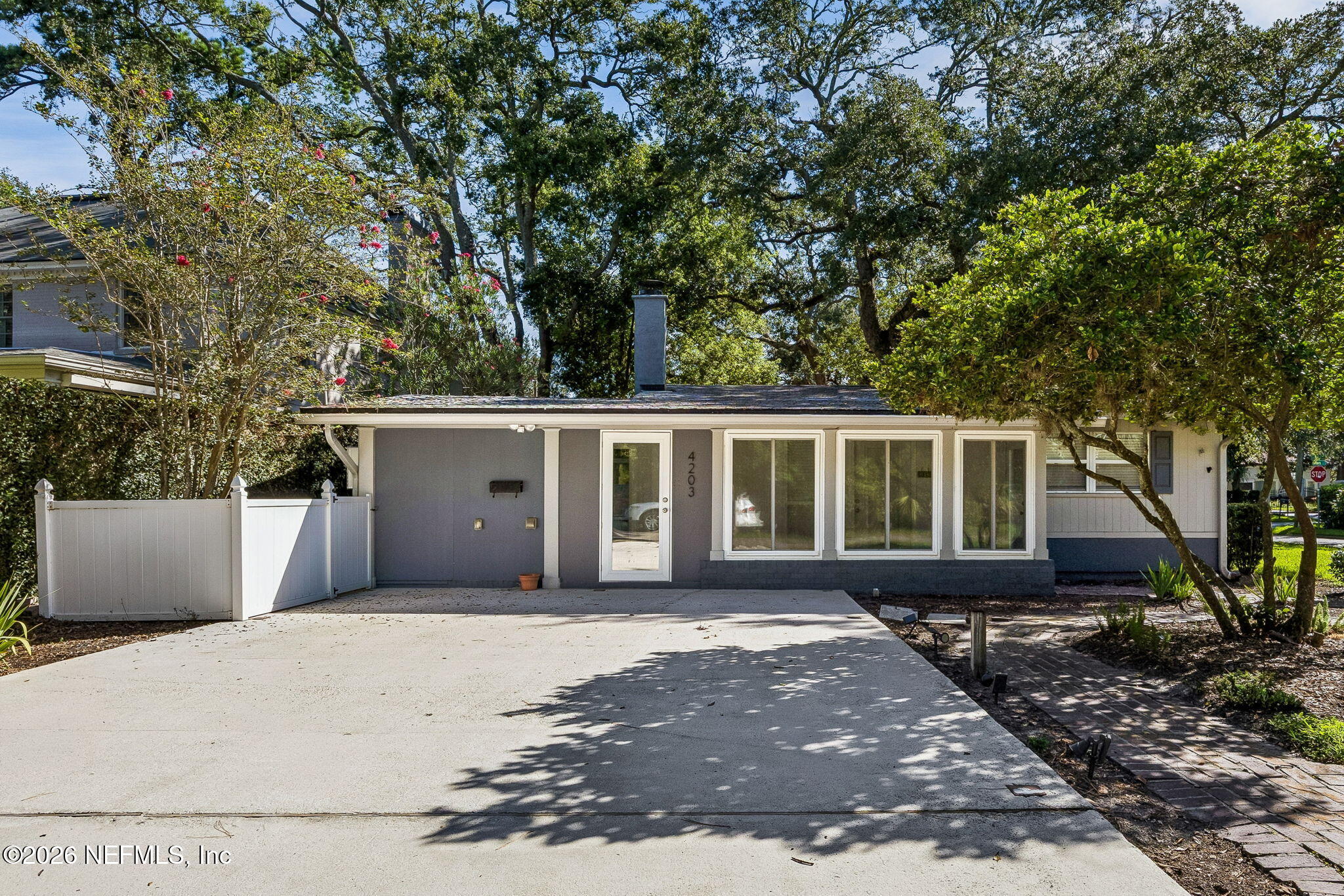 4203 Demedici Avenue — photo