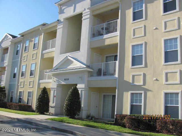 8215 Green Parrot Road 102 — photo
