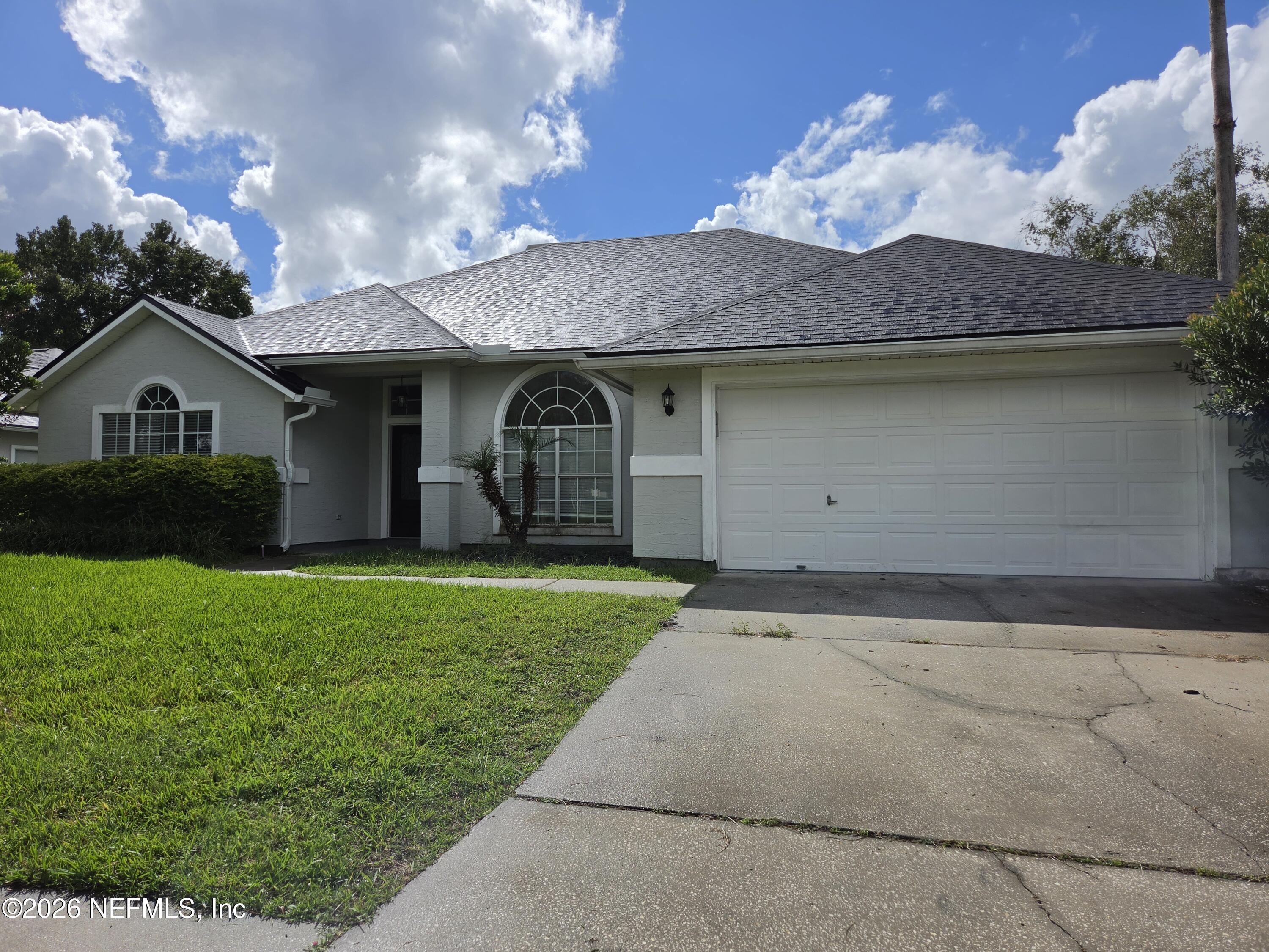 2071 Thornhill Drive — photo