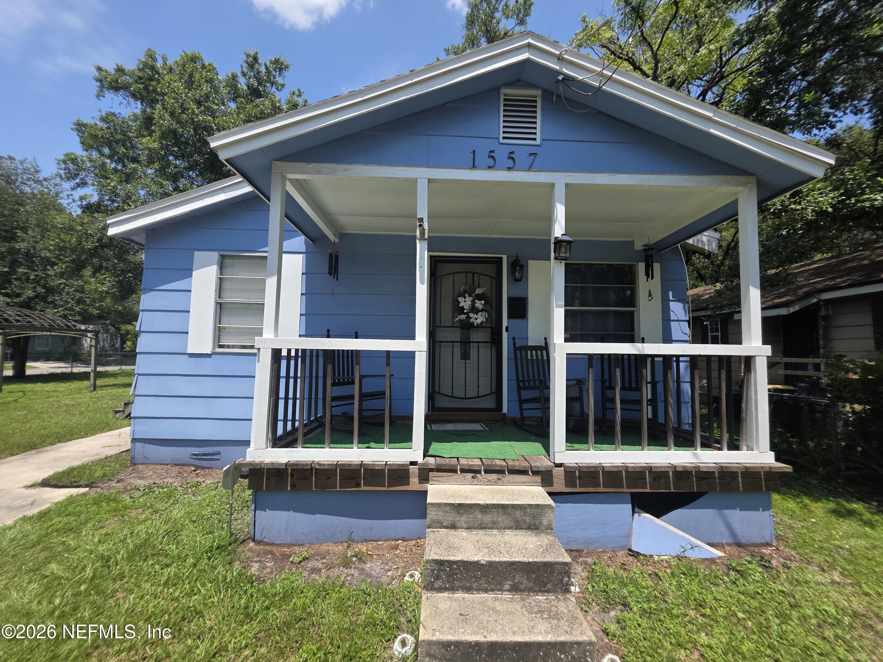 1557 W 1st Street — photo