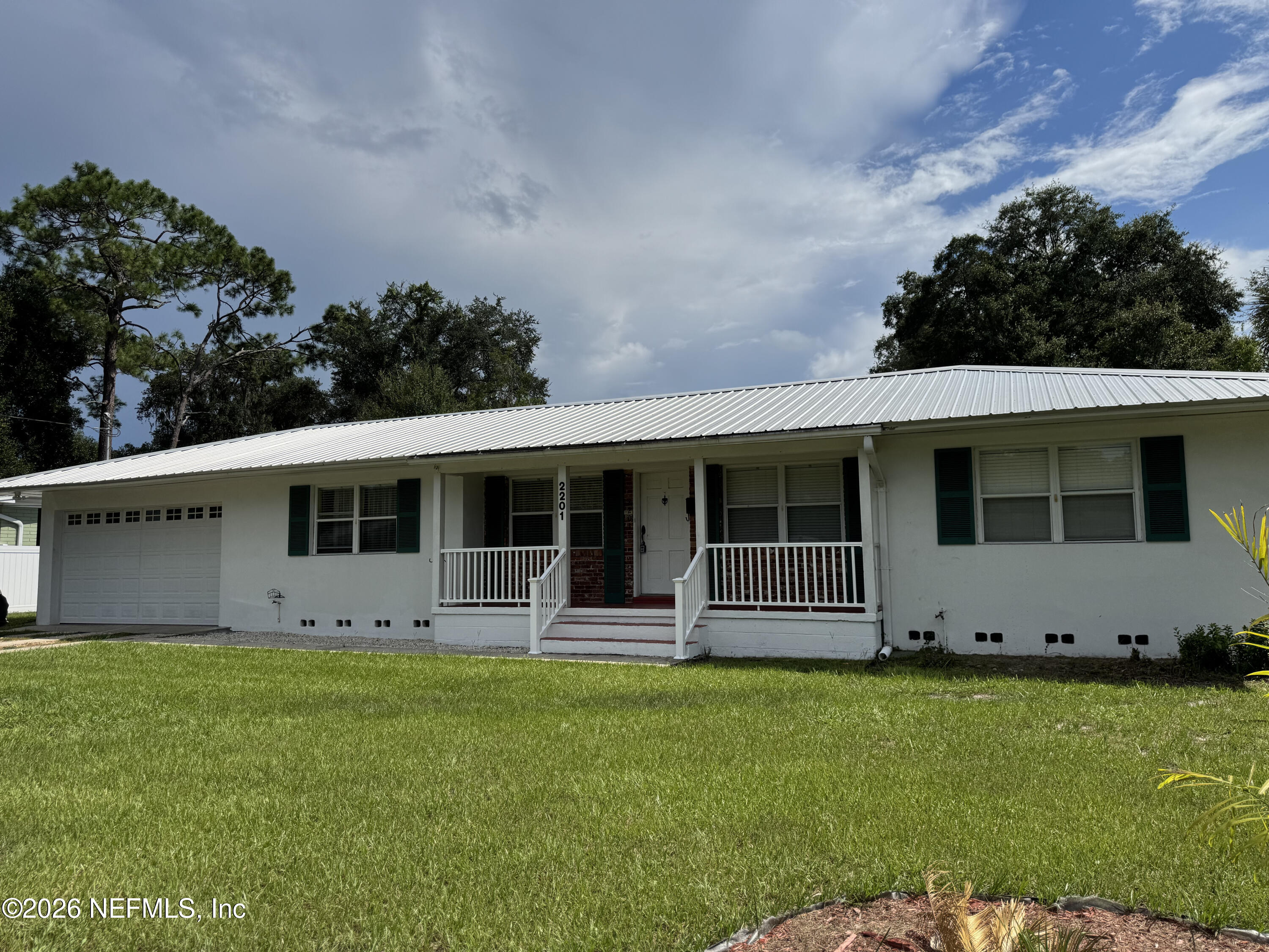 2201 Laurel Street — photo